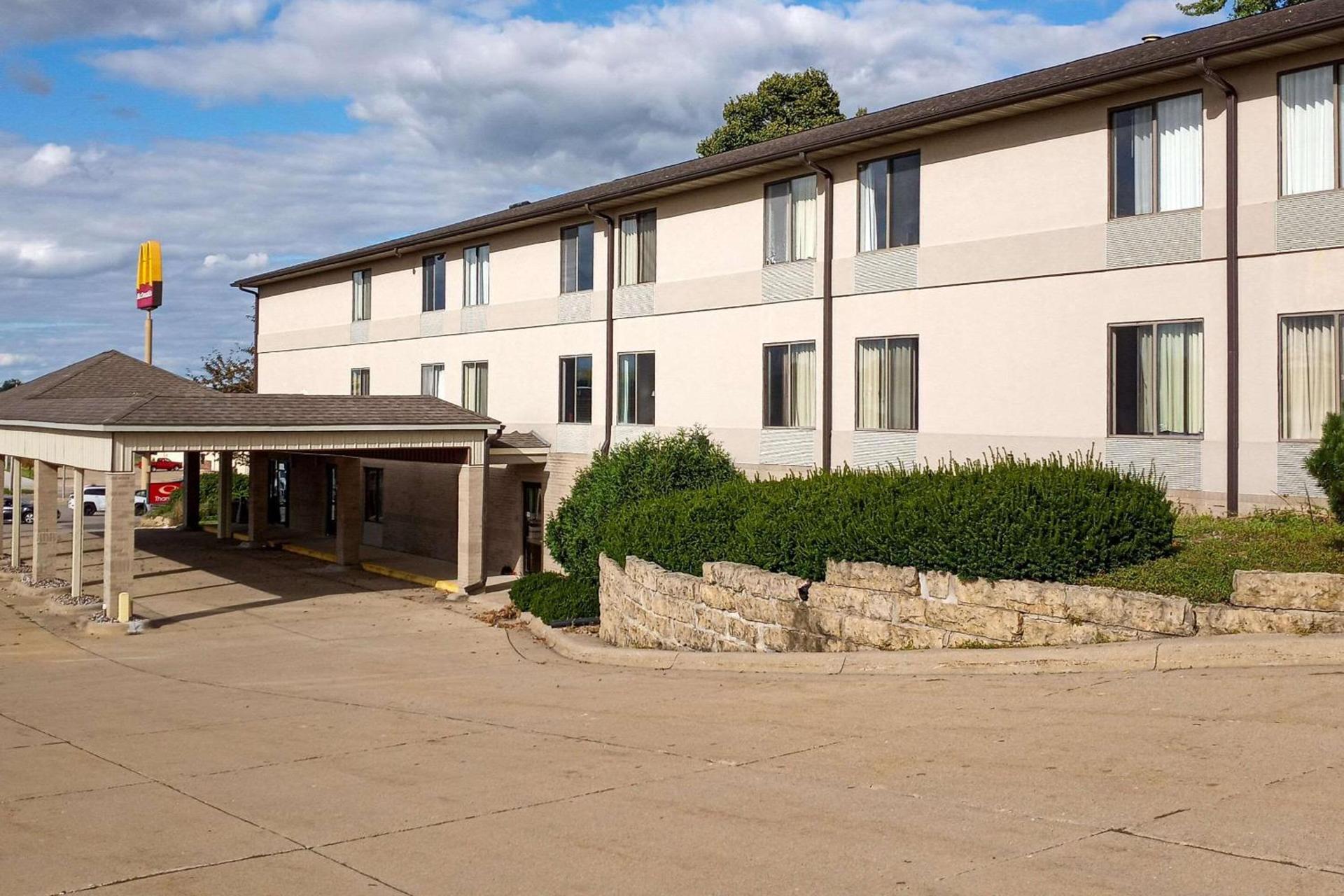 Econo Lodge Maquoketa photo 1