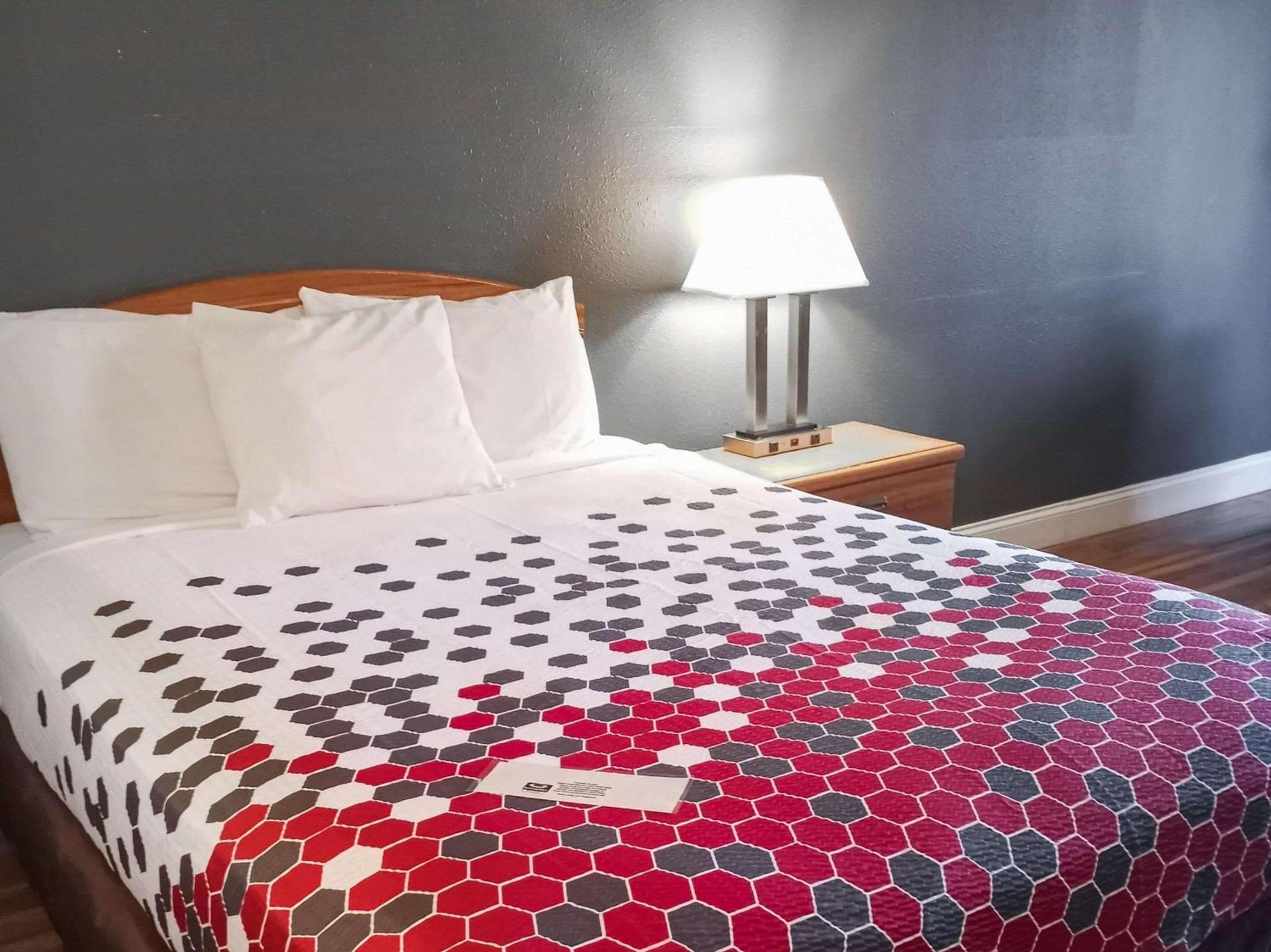 Econo Lodge Maquoketa photo 6