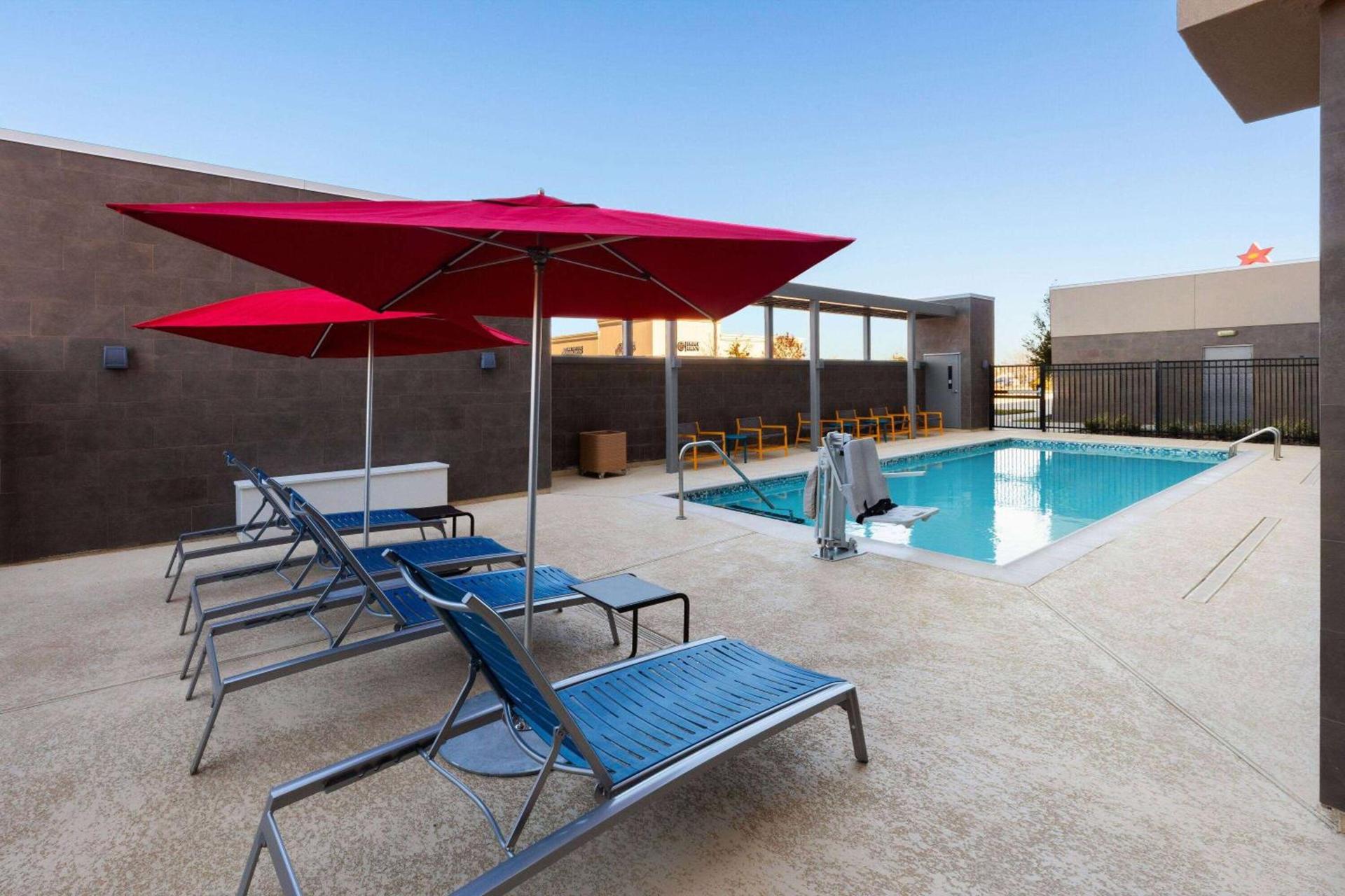 Hawthorn Extended Stay by Wyndham Kingwood Houston photo 6