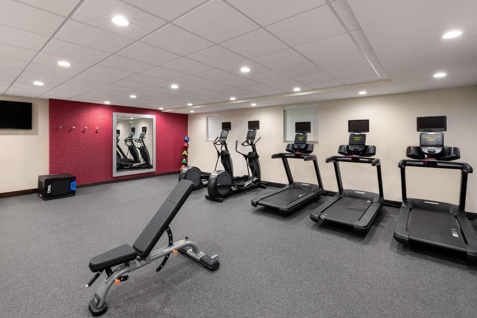 Hawthorn Extended Stay by Wyndham Kingwood Houston photo 8