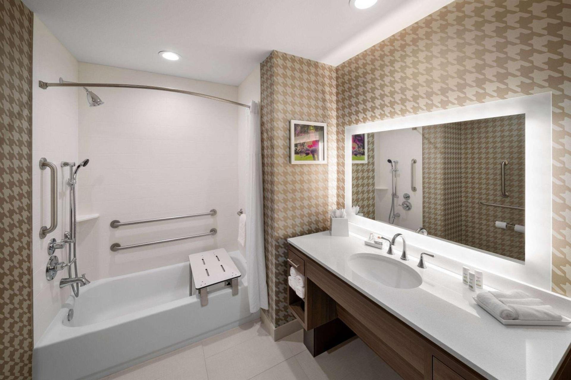 Hawthorn Extended Stay by Wyndham Kingwood Houston photo 9