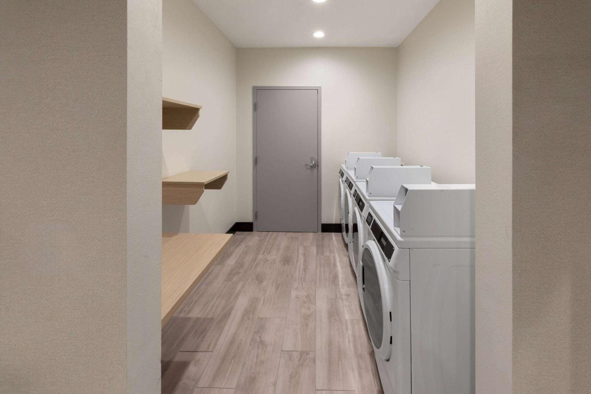 Hawthorn Extended Stay by Wyndham Kingwood Houston photo 31