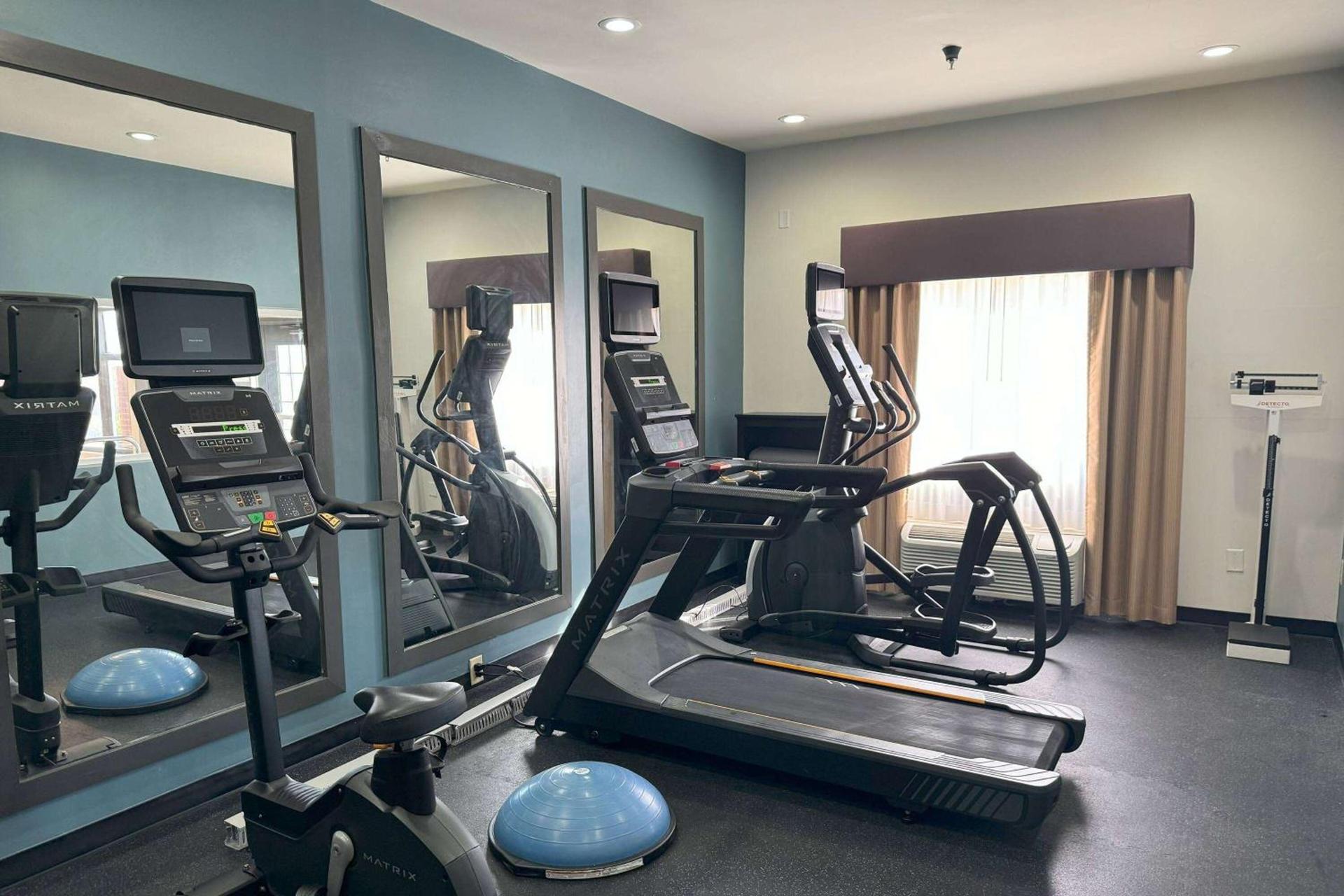 La Quinta Inn & Suites by Wyndham Bessemer photo 6