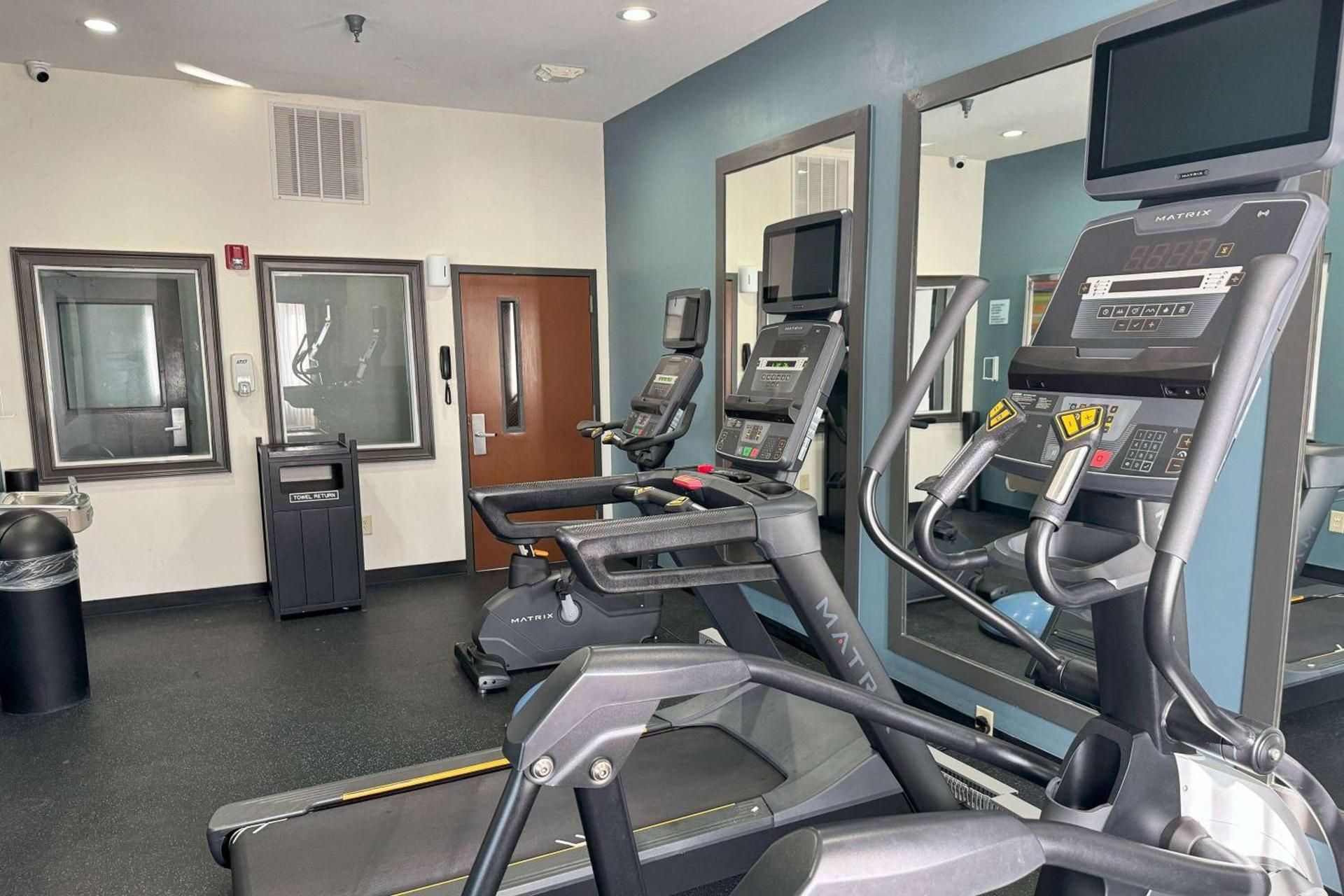 La Quinta Inn & Suites by Wyndham Bessemer photo 7