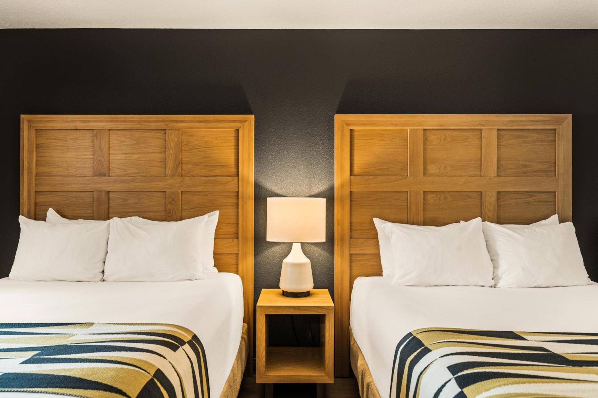 Oxford Suites Redding photo 29