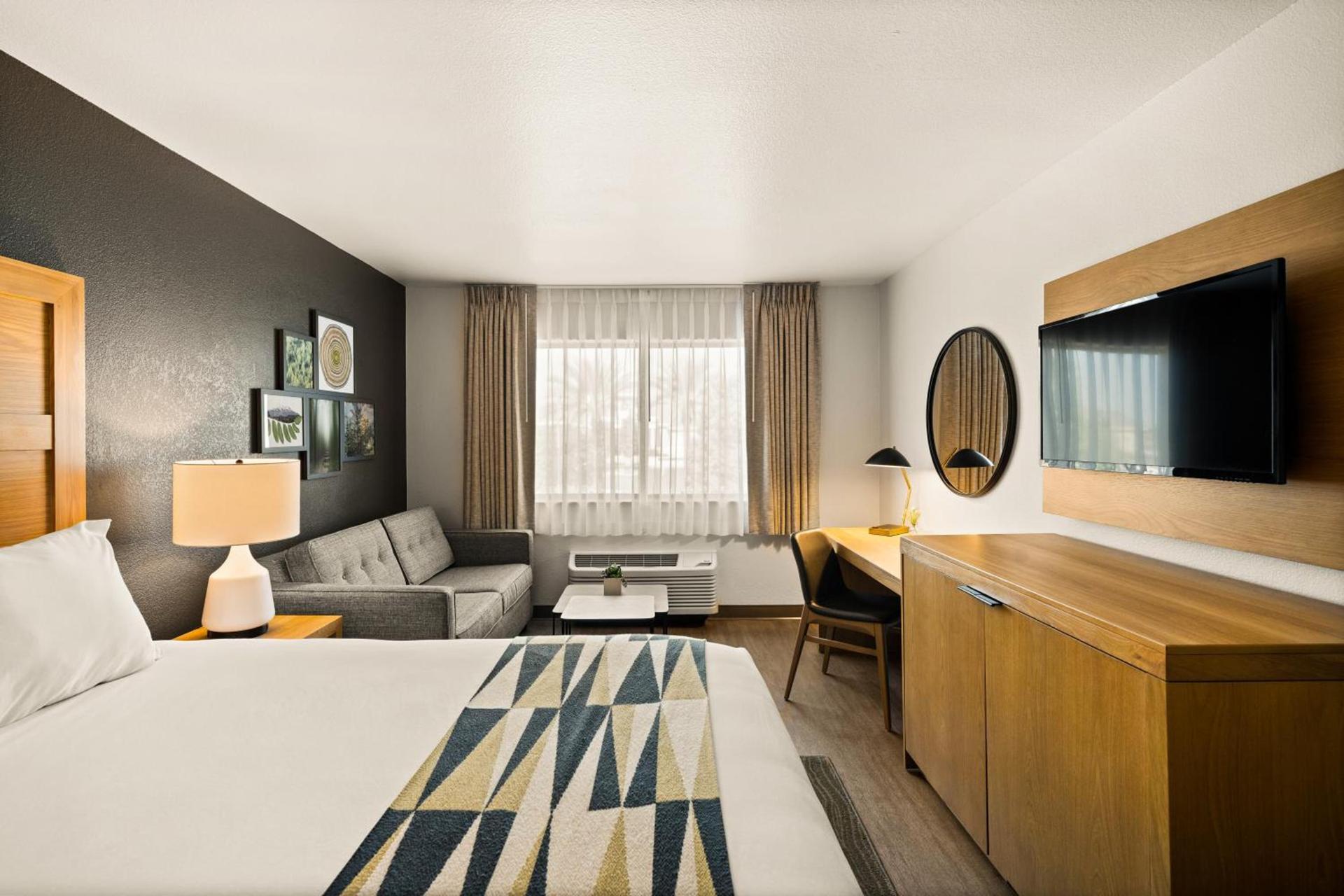 Oxford Suites Redding photo 55