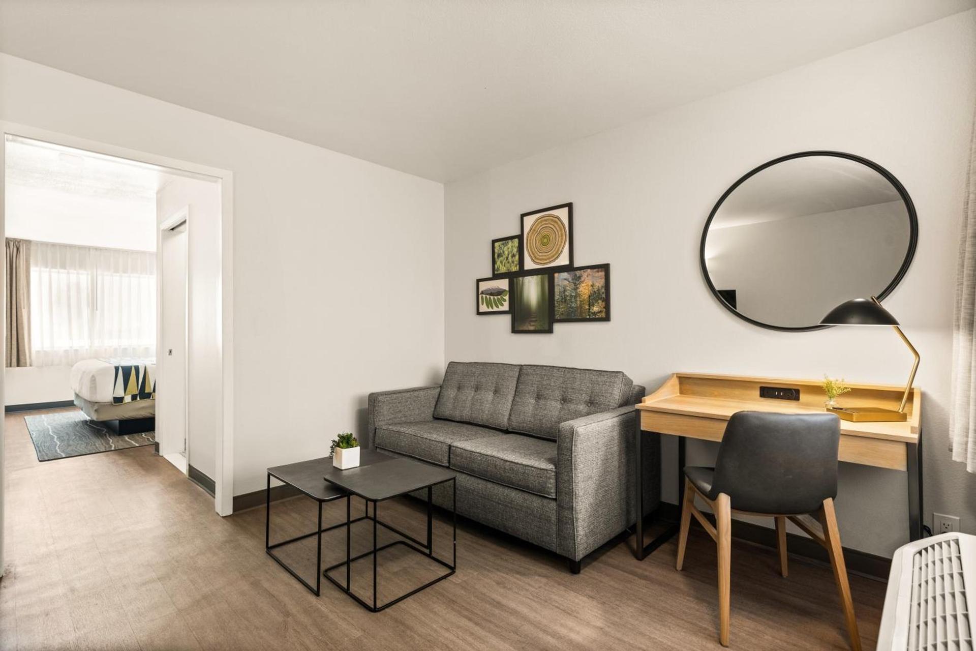 Oxford Suites Redding photo 39