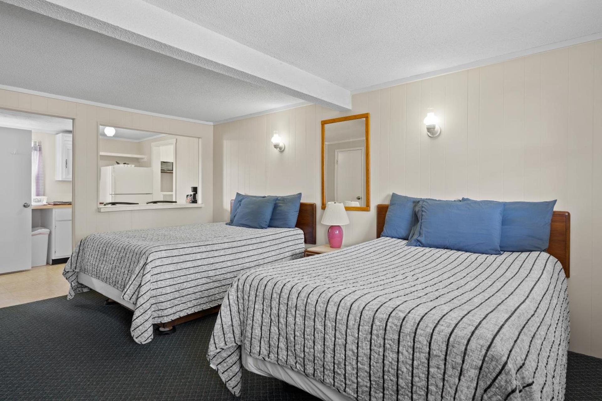 Beach Motel and Suites photo 6