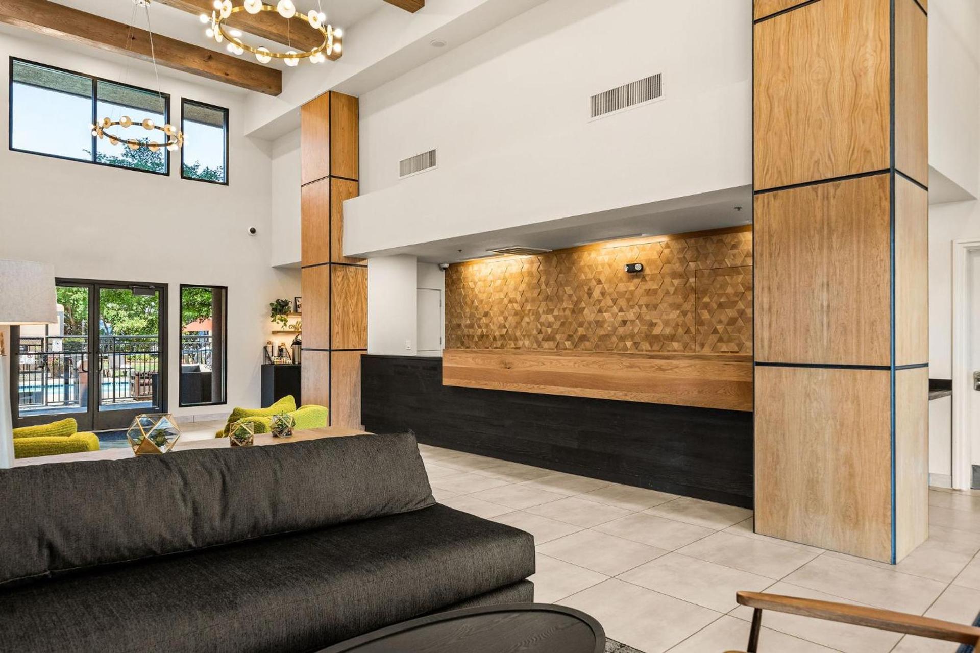 Oxford Suites Redding photo 4