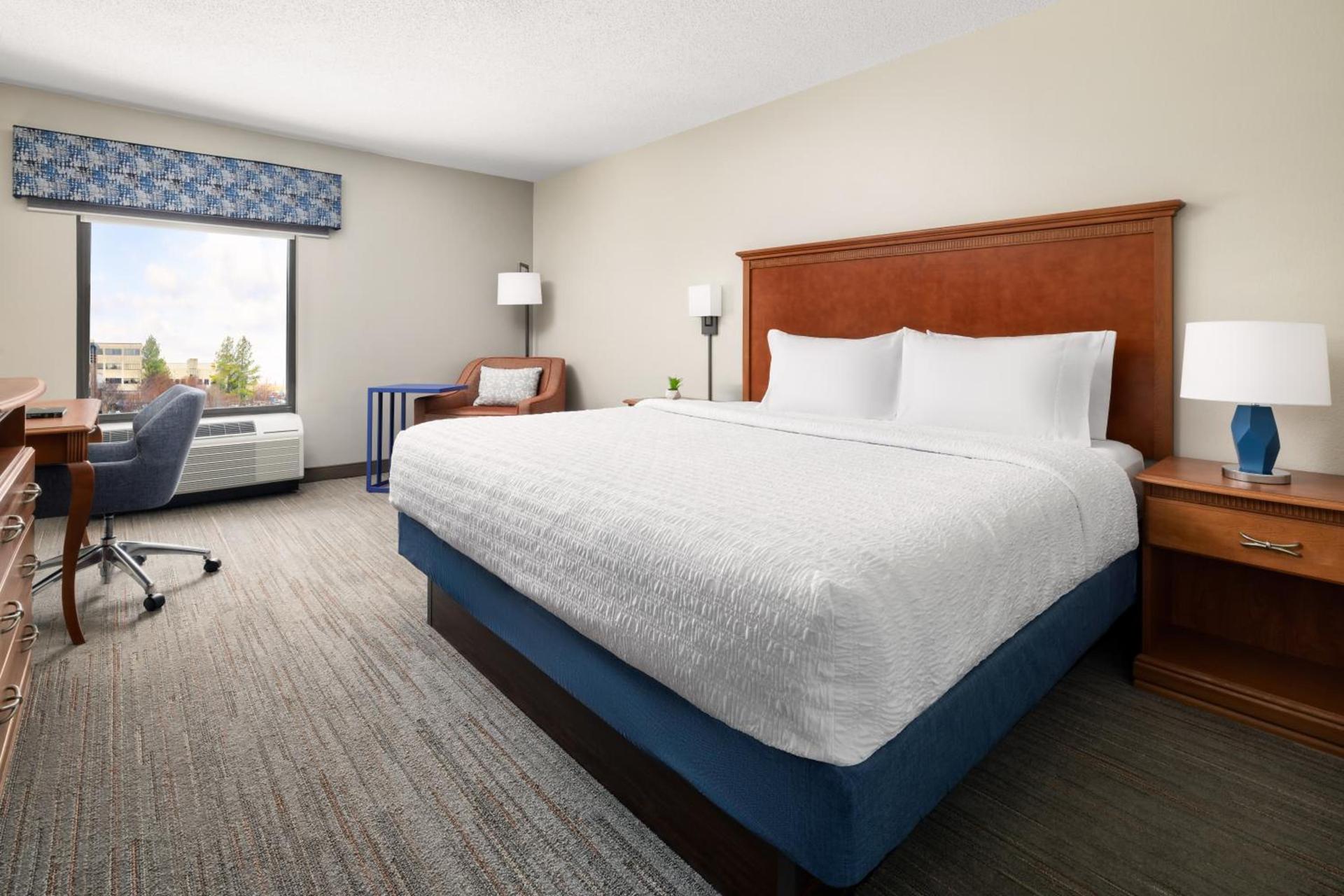 Hampton Inn Memphis-Walnut Grove/Baptist East photo 3