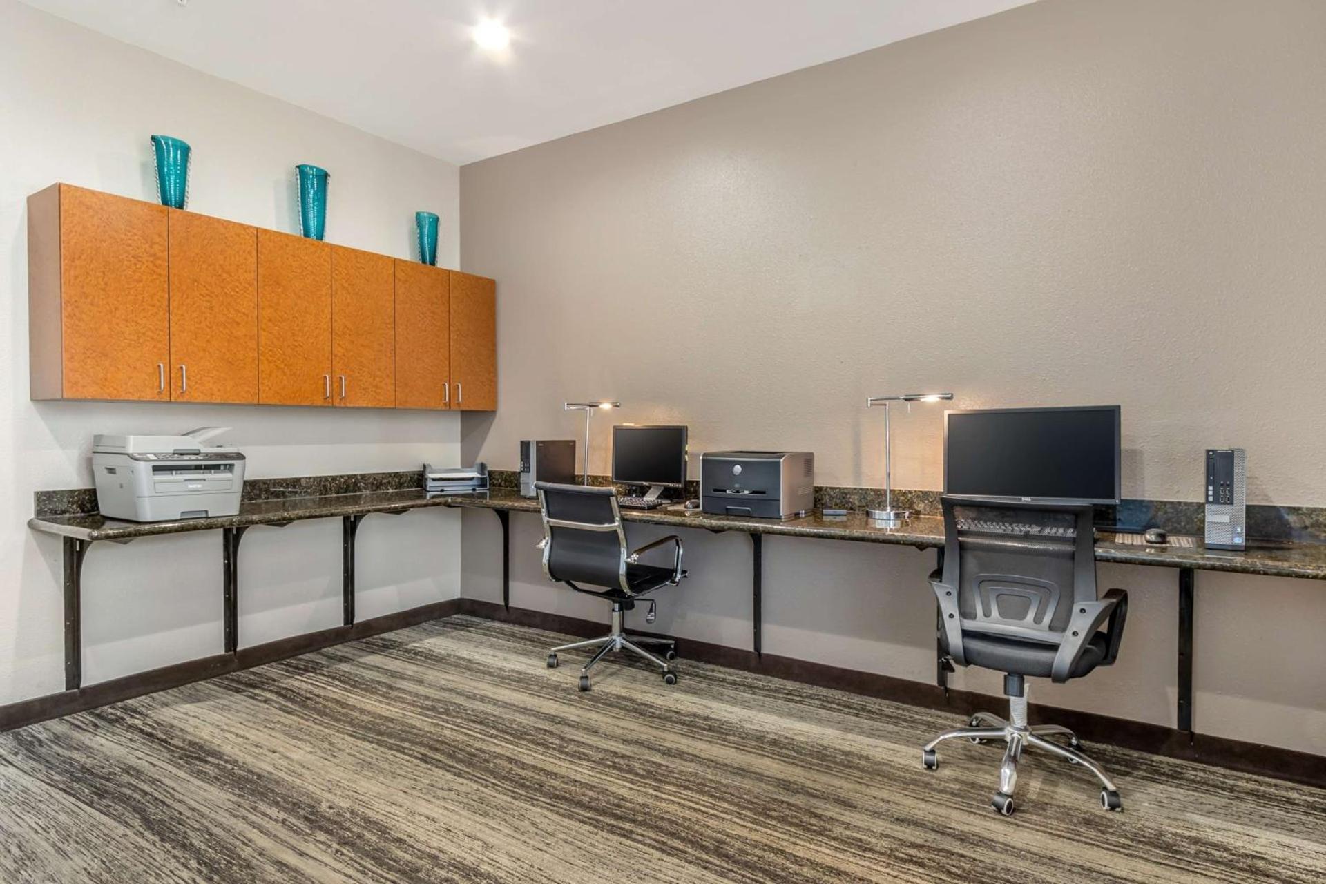 Comfort Inn & Suites North Charleston - Northwoods photo 18