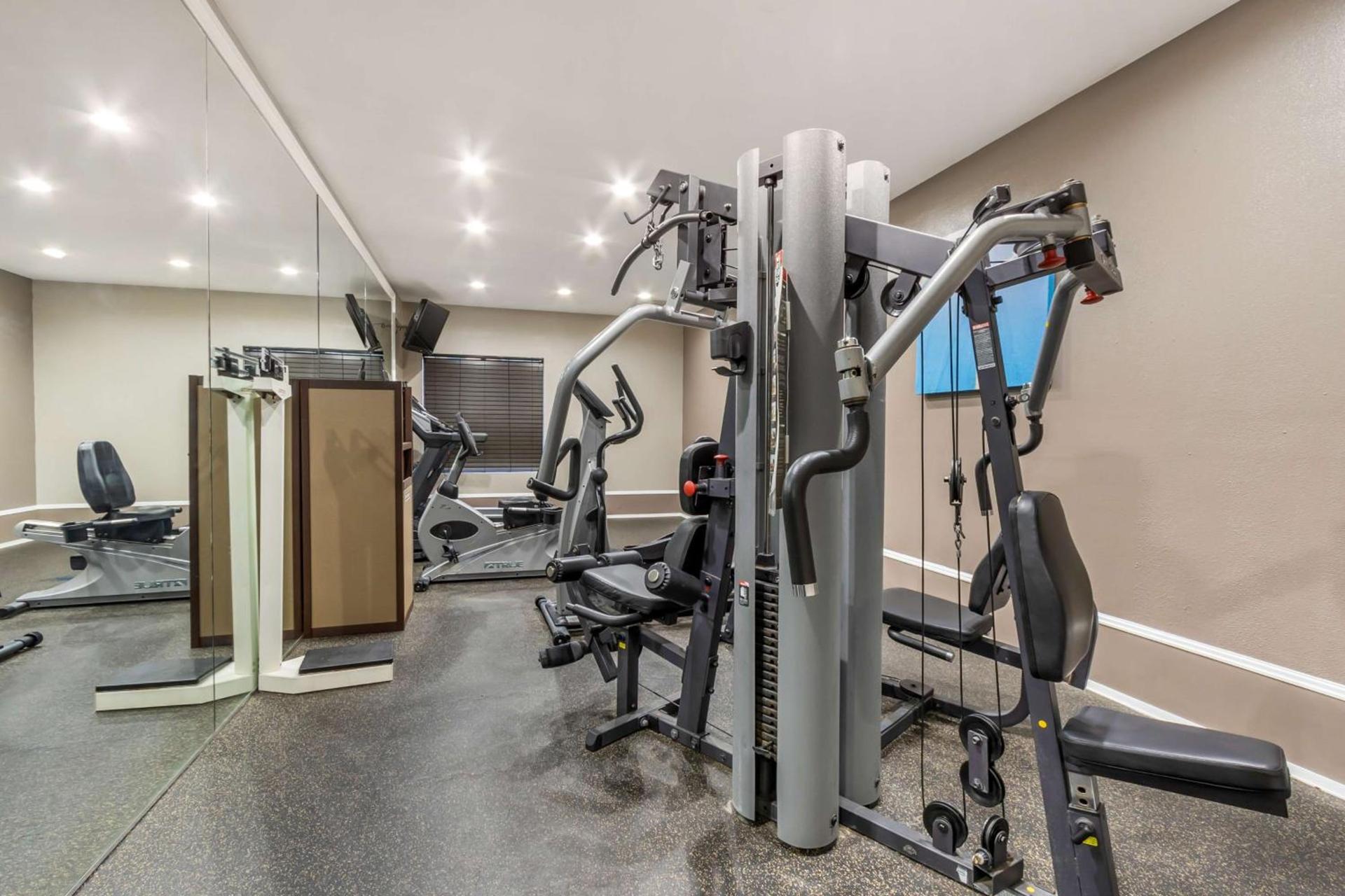 Comfort Inn & Suites North Charleston - Northwoods photo 17