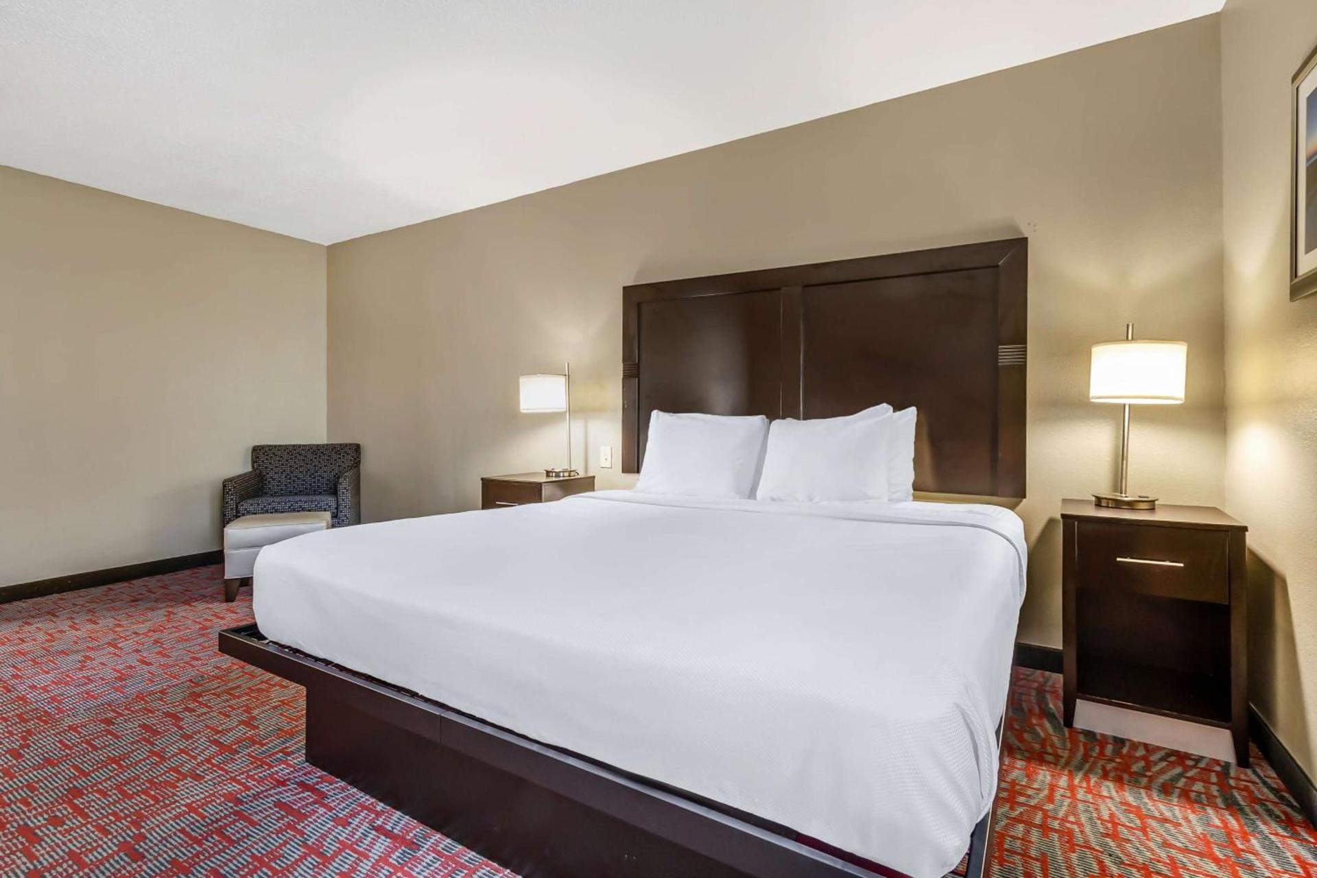 Comfort Inn & Suites North Charleston - Northwoods photo 31