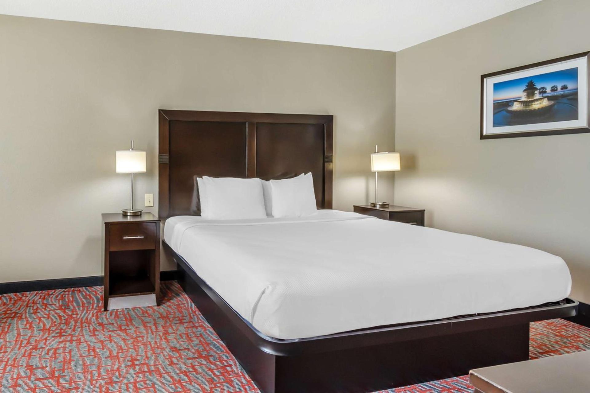 Comfort Inn & Suites North Charleston - Northwoods photo 38