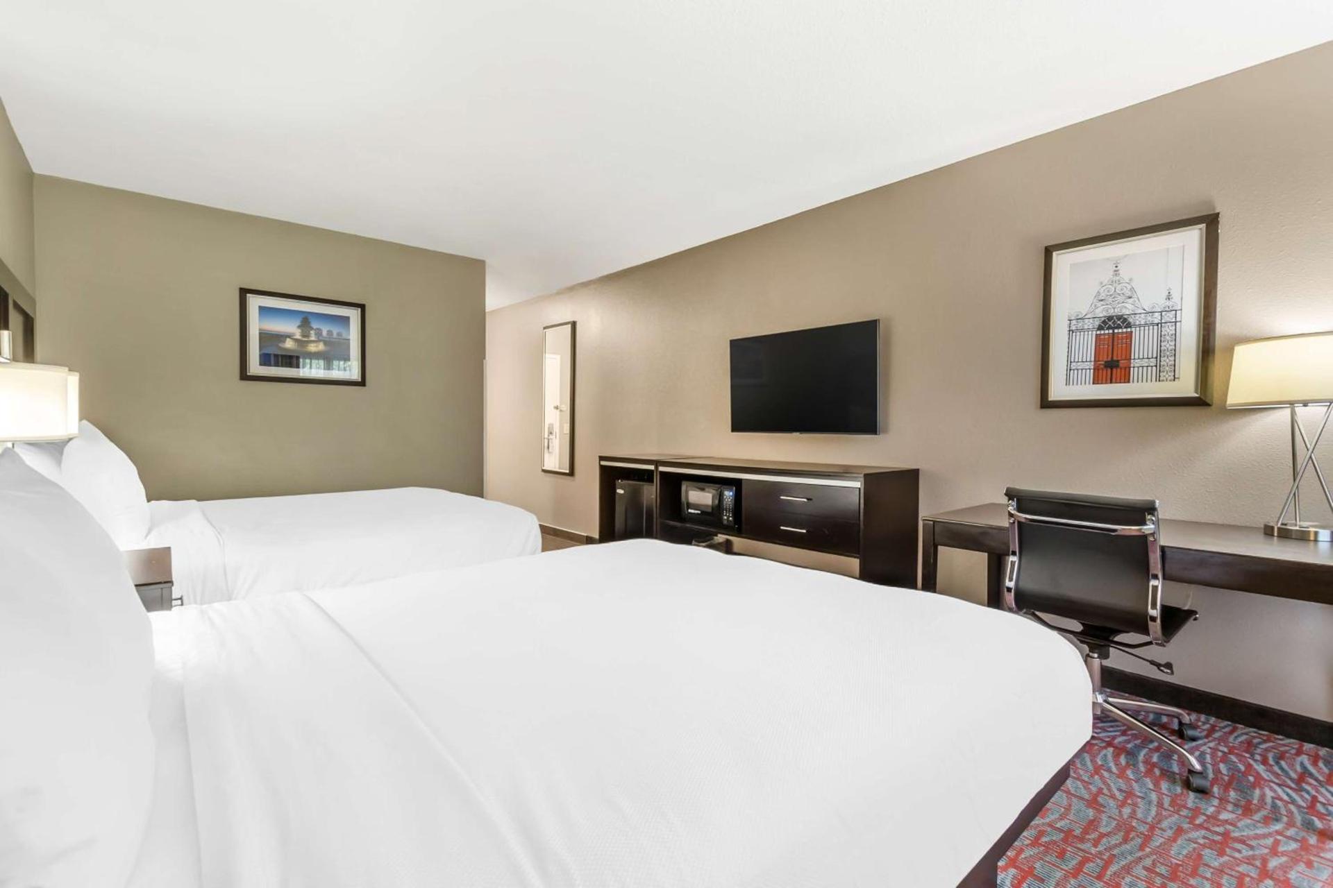 Comfort Inn & Suites North Charleston - Northwoods photo 10