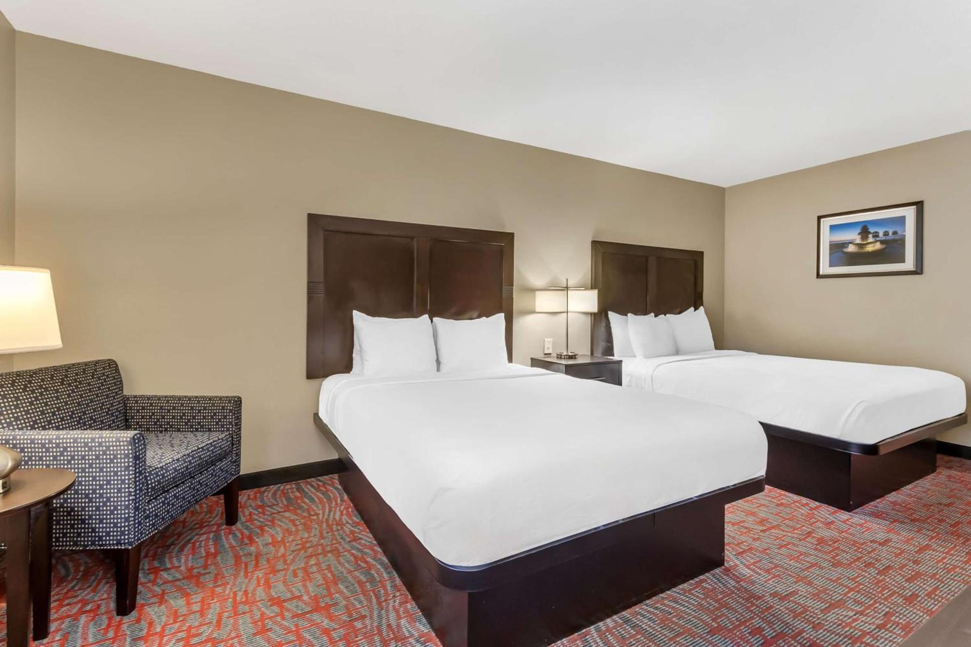 Comfort Inn & Suites North Charleston - Northwoods photo 11