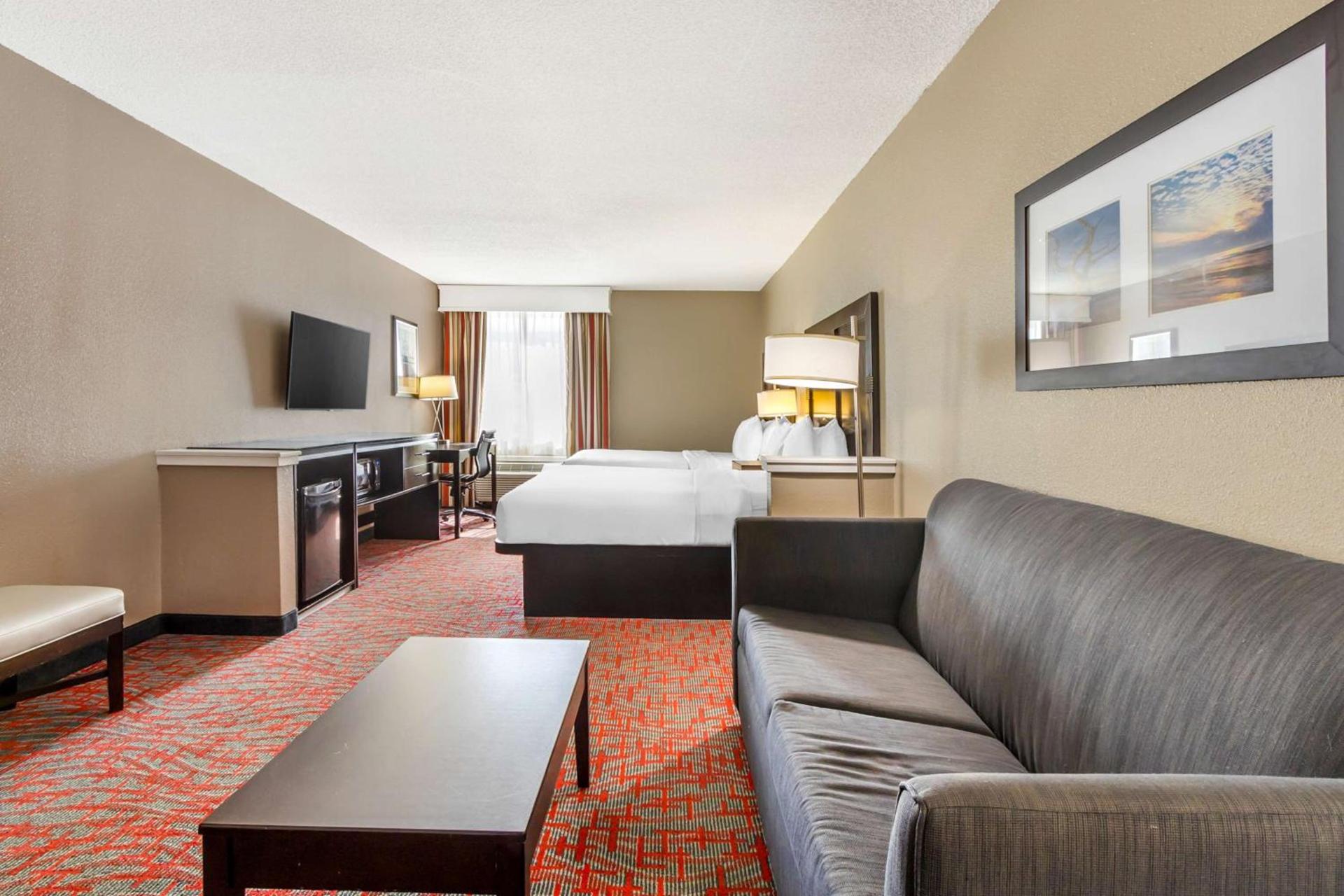 Comfort Inn & Suites North Charleston - Northwoods photo 14