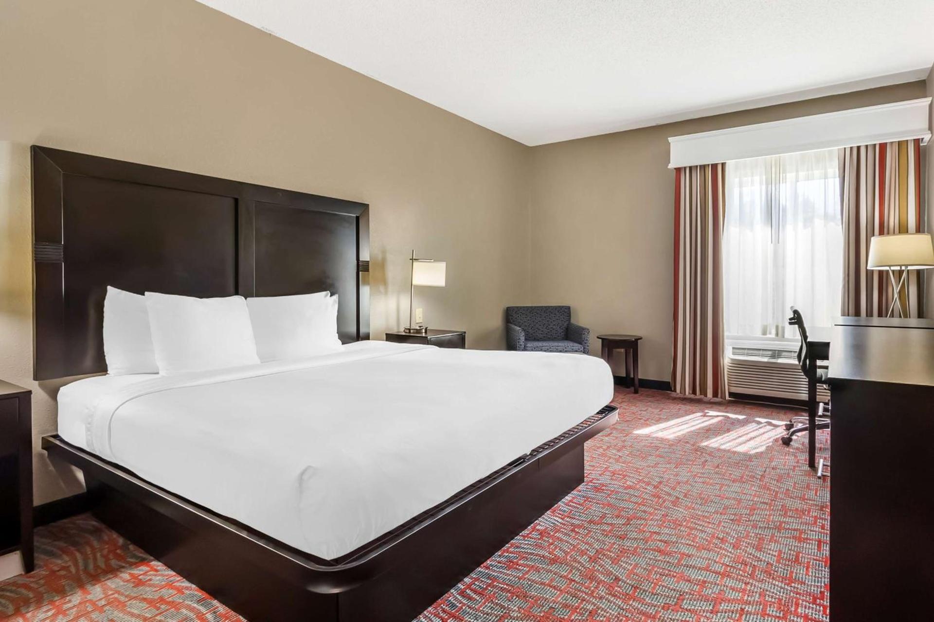 Comfort Inn & Suites North Charleston - Northwoods photo 15
