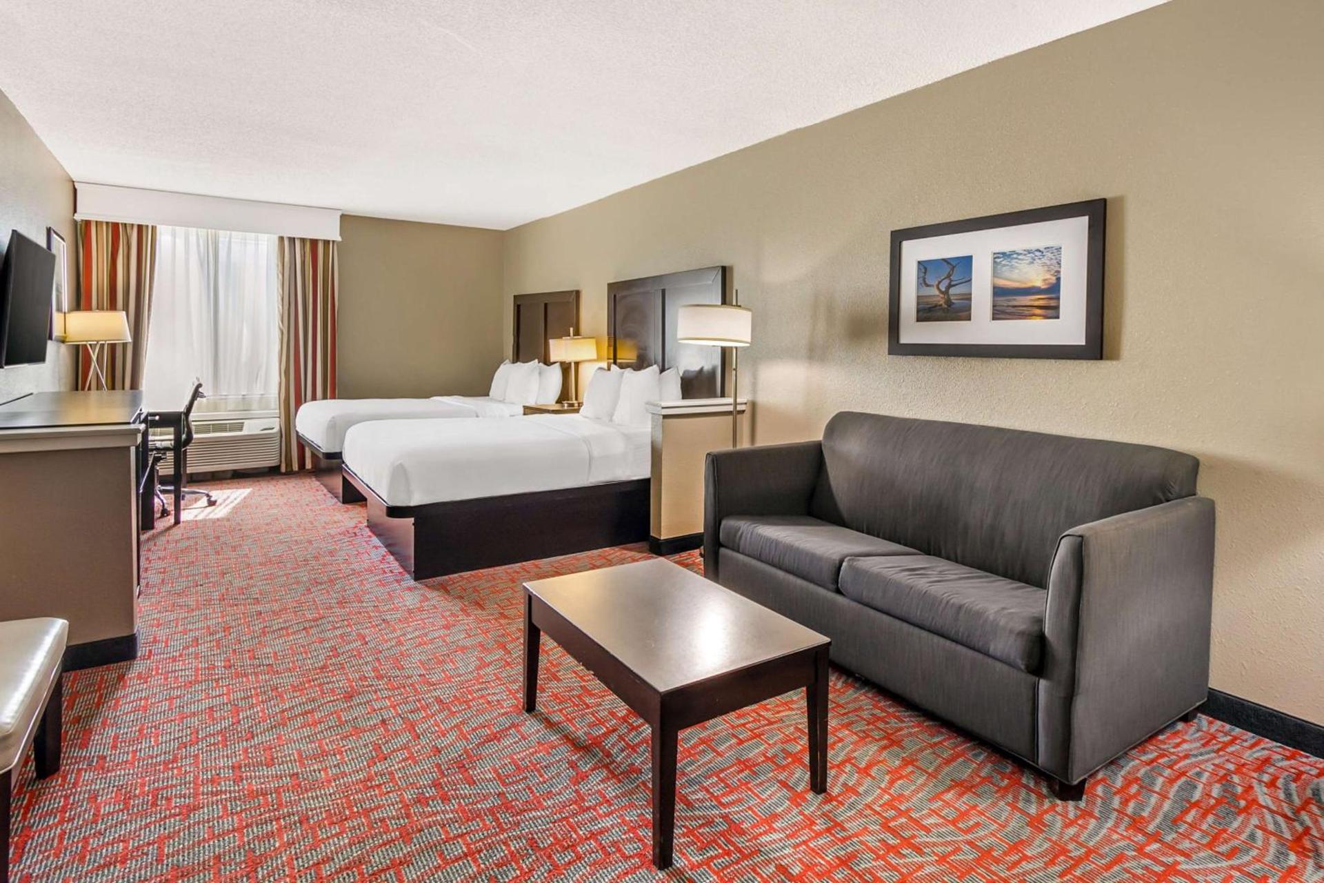 Comfort Inn & Suites North Charleston - Northwoods photo 27