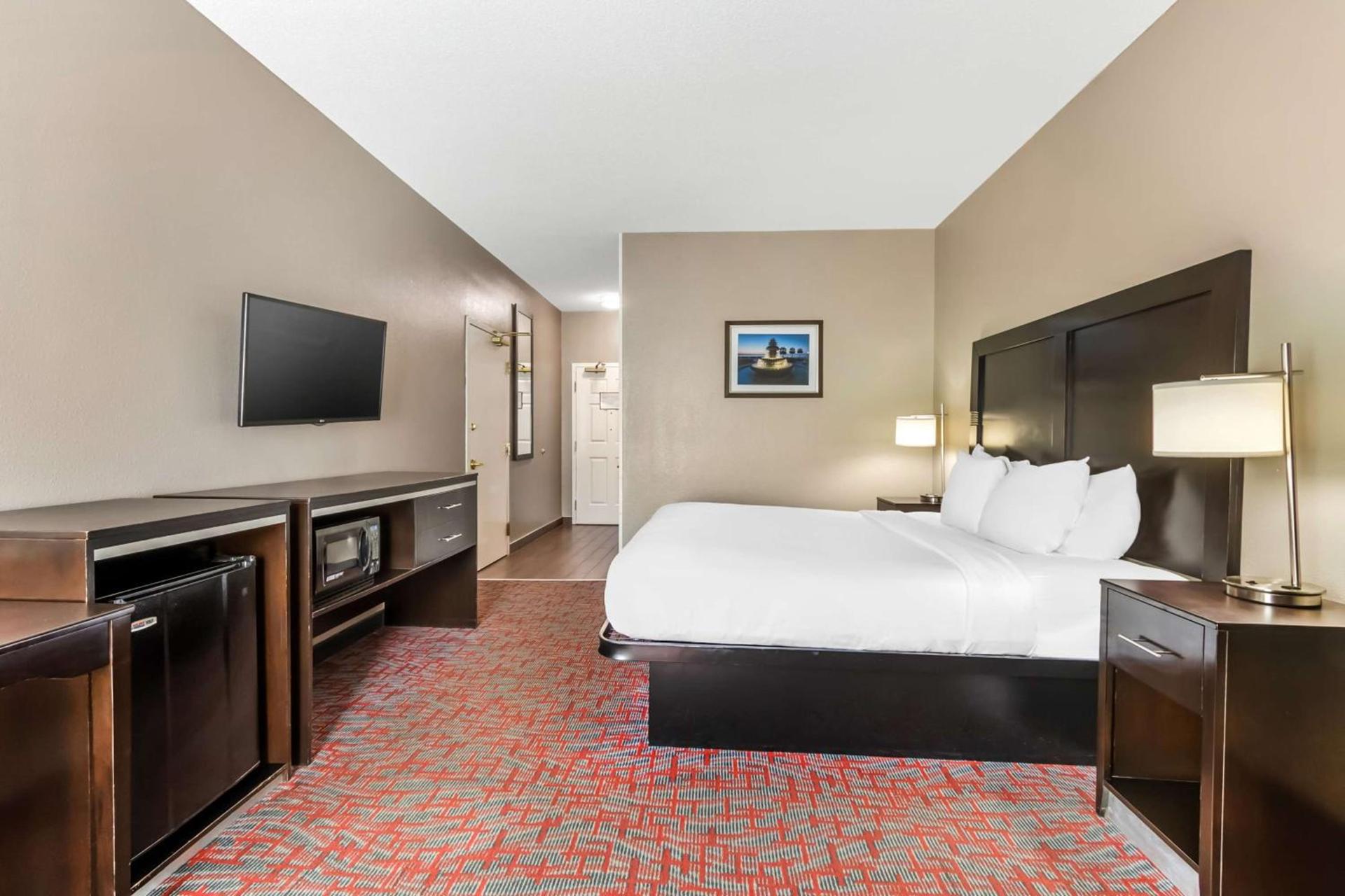 Comfort Inn & Suites North Charleston - Northwoods photo 16