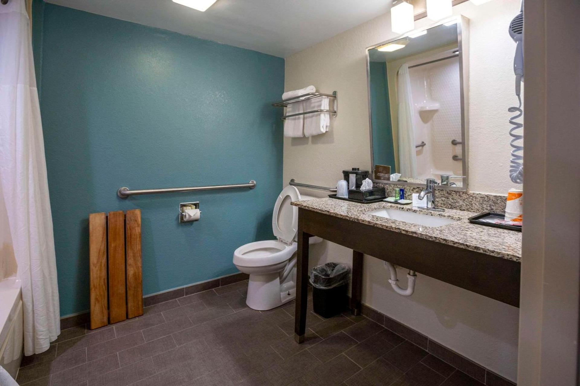 Wingate by Wyndham Myrtle Beach At Outlets photo 14