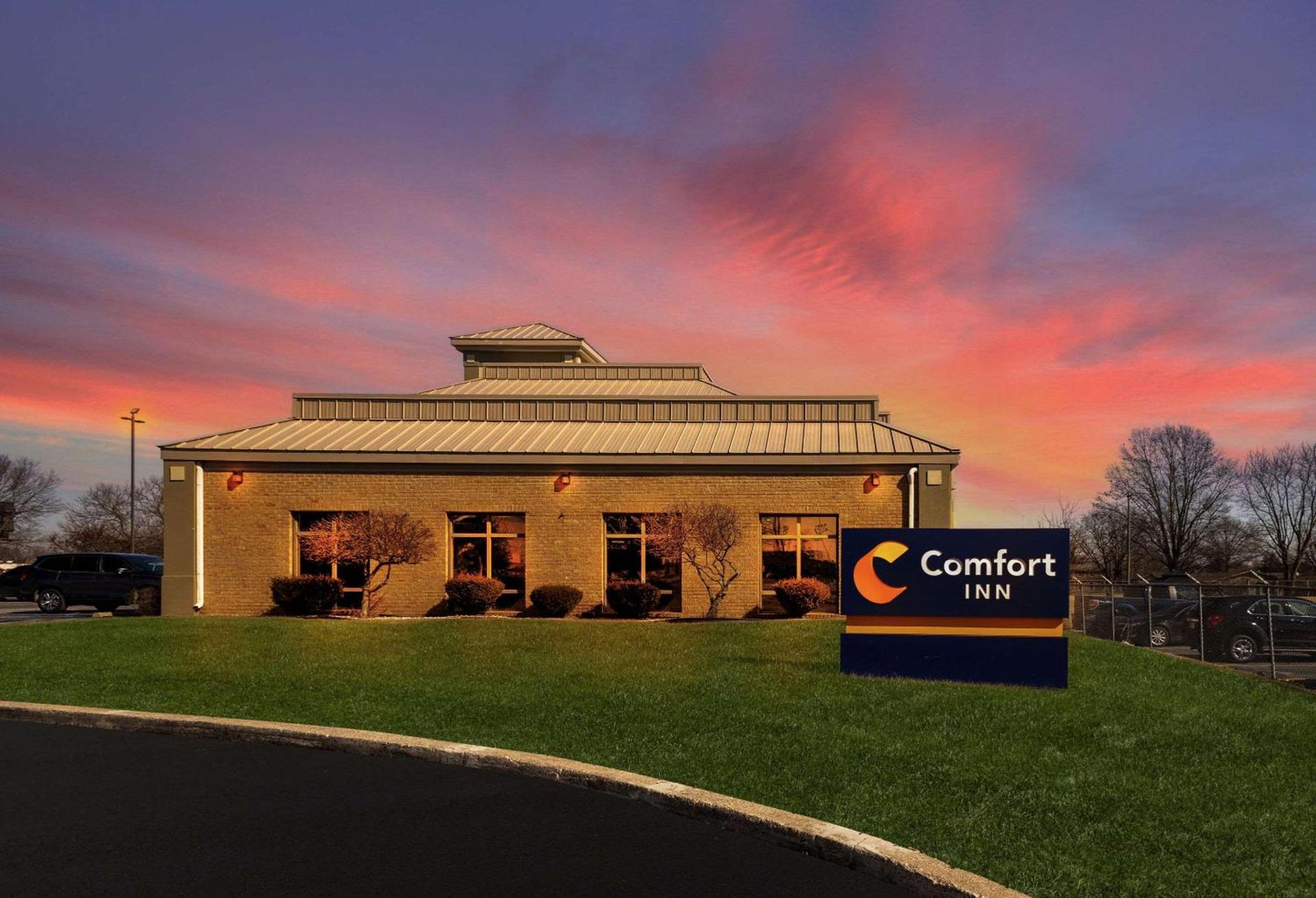 Comfort Inn Huntington Near University photo 3