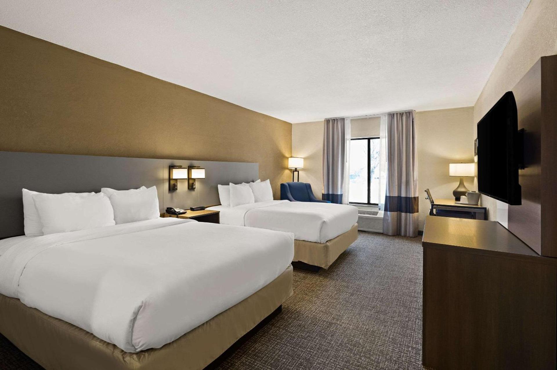 Comfort Inn Huntington Near University photo 11