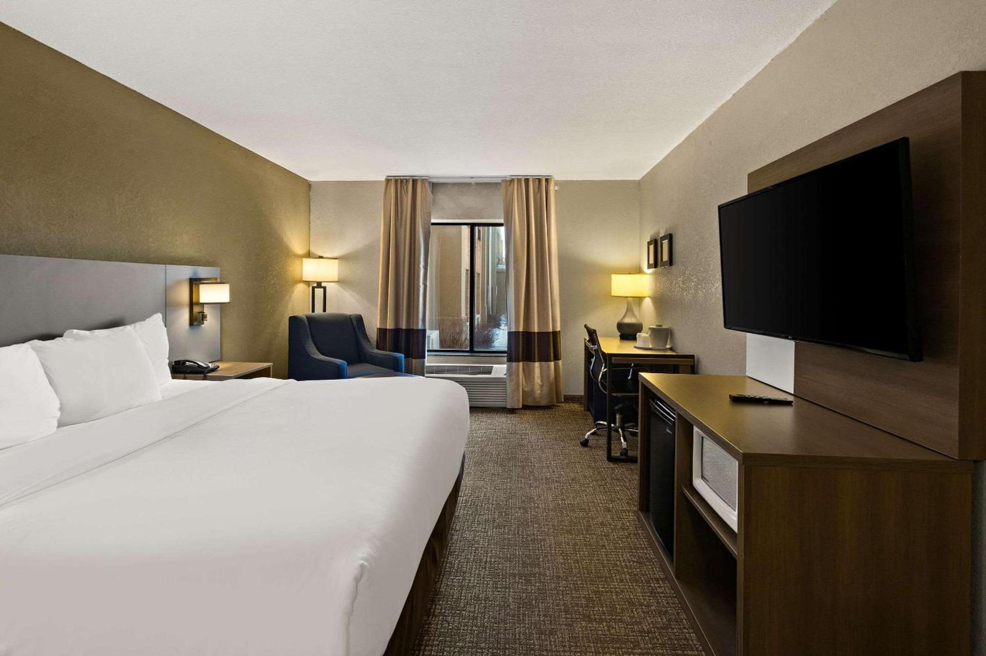 Comfort Inn Huntington Near University photo 14