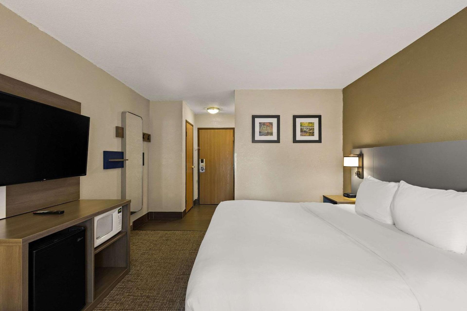 Comfort Inn Huntington Near University photo 16