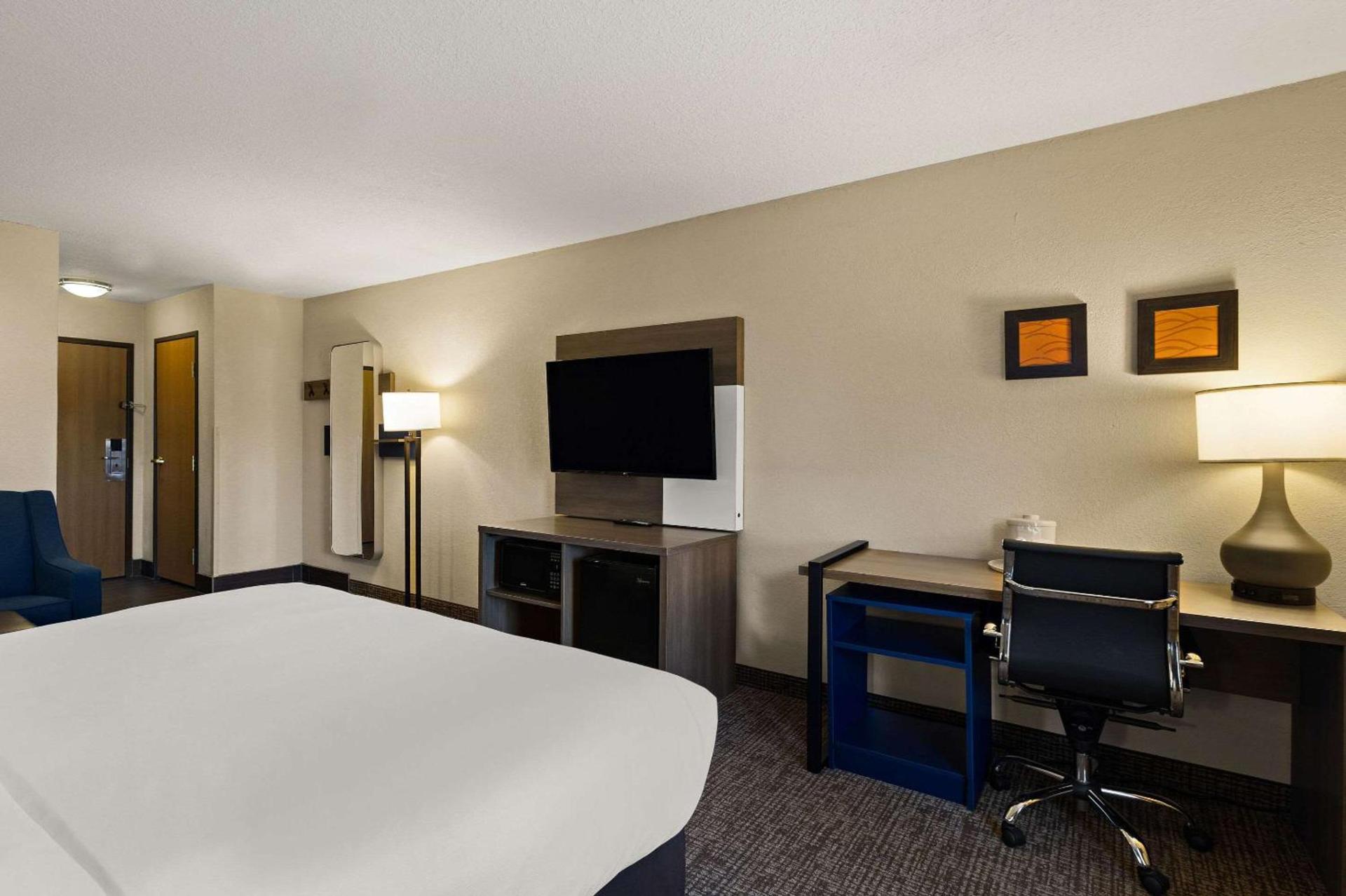 Comfort Inn Huntington Near University photo 19