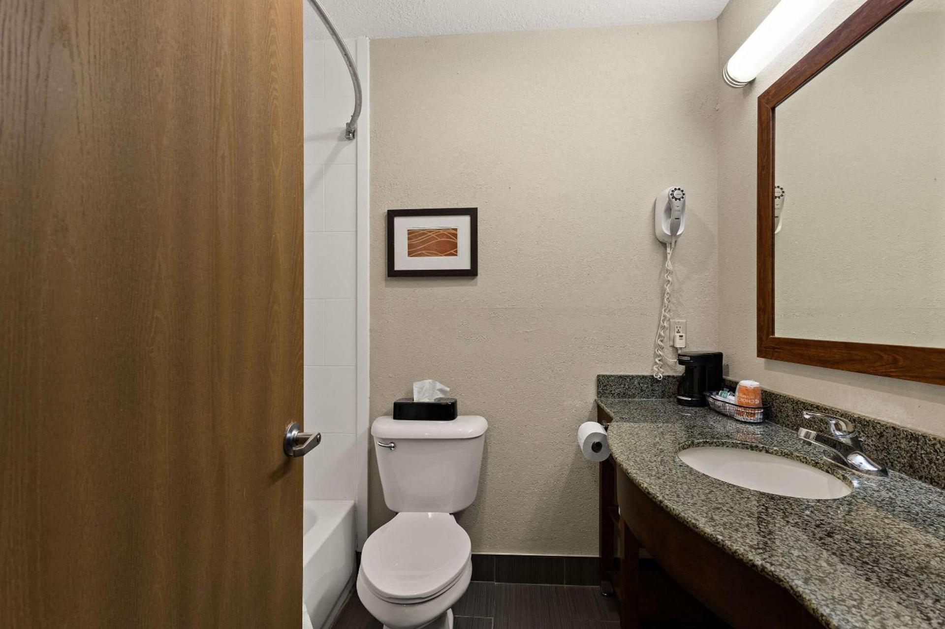 Comfort Inn Huntington Near University photo 22