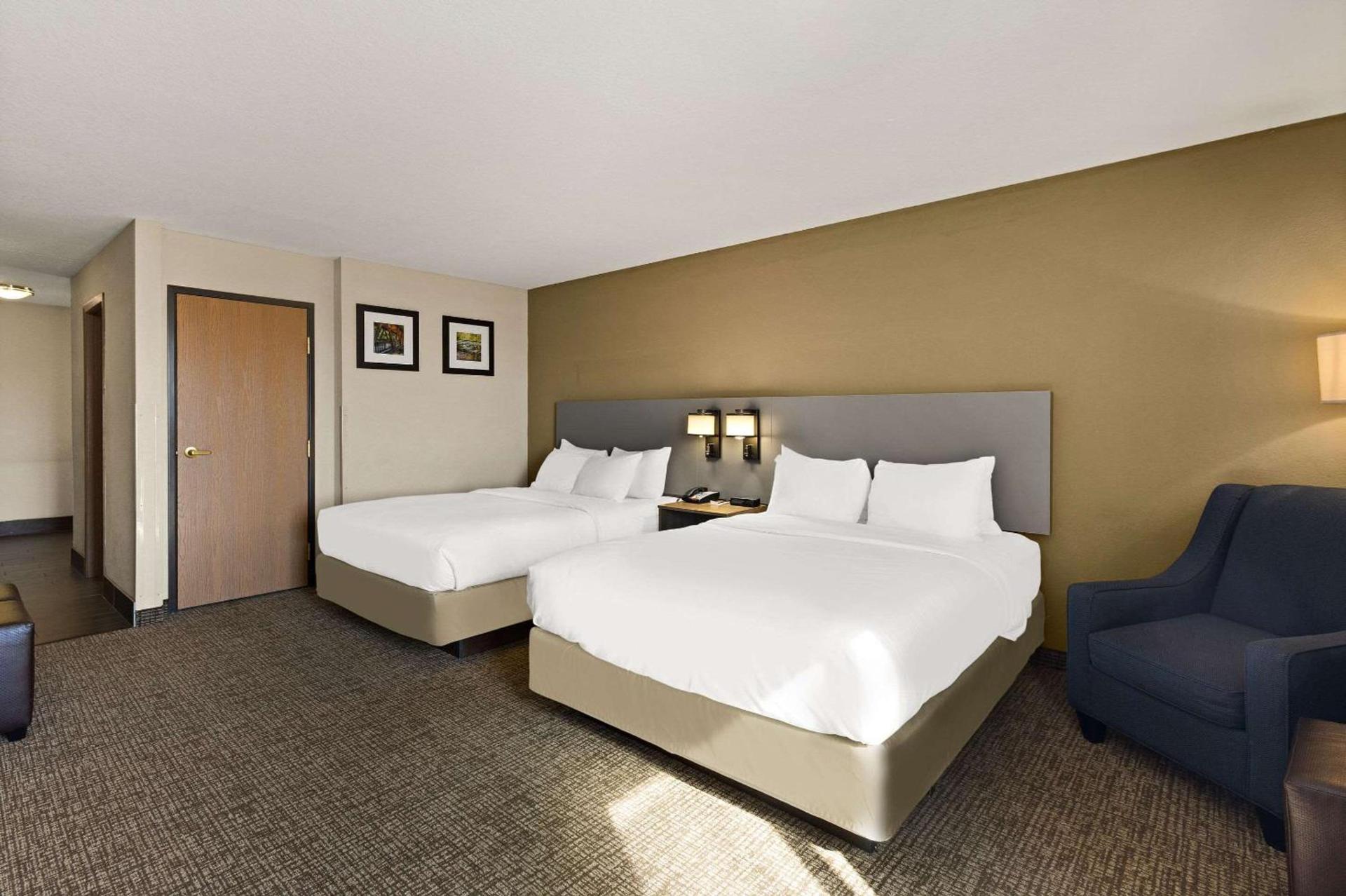 Comfort Inn Huntington Near University photo 25