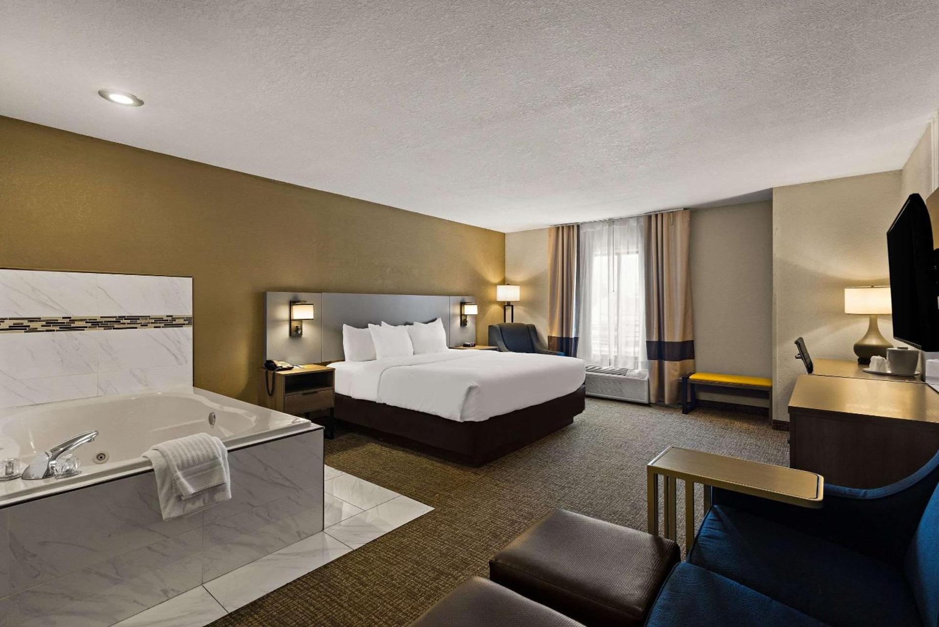 Comfort Inn Huntington Near University photo 26