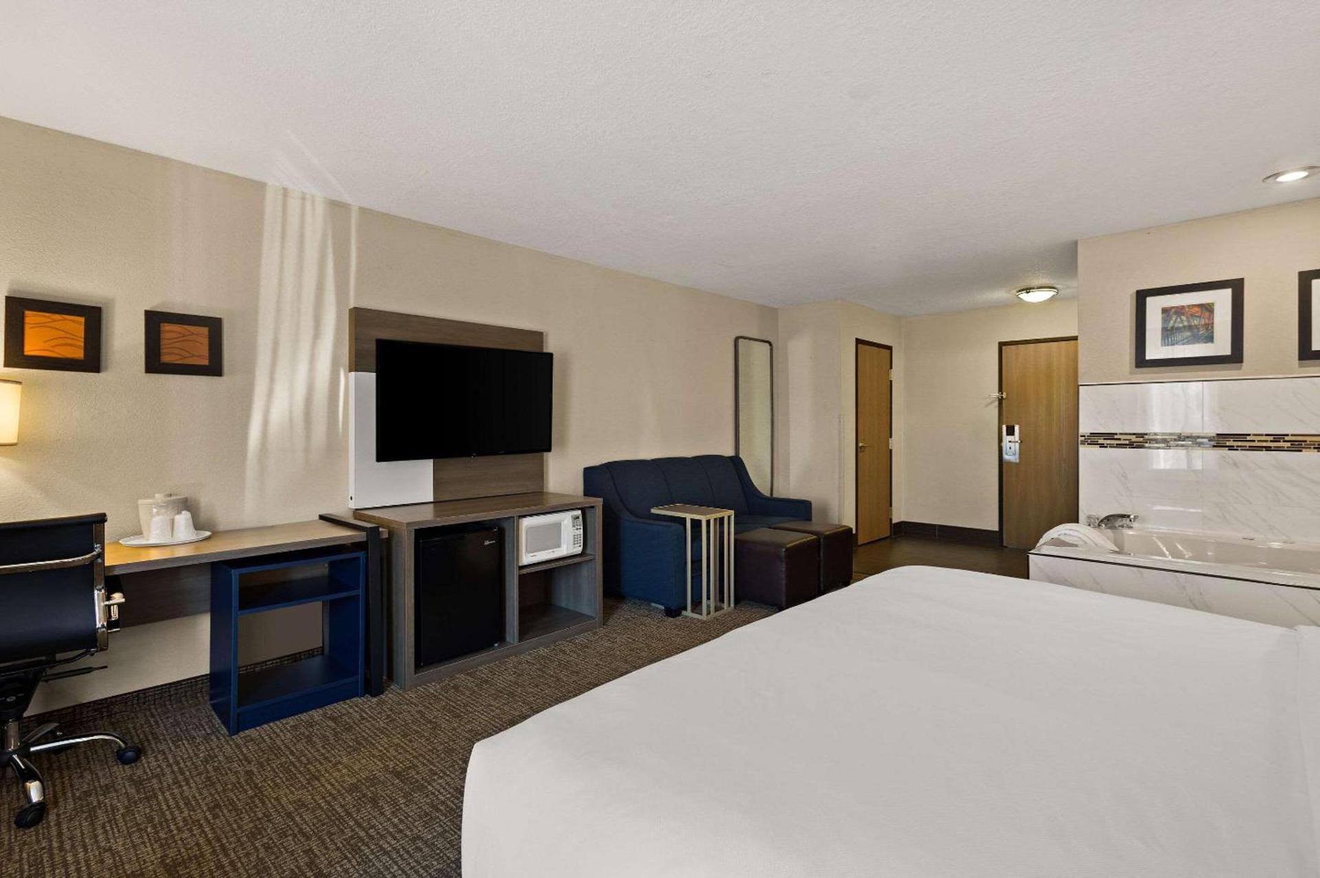 Comfort Inn Huntington Near University photo 28
