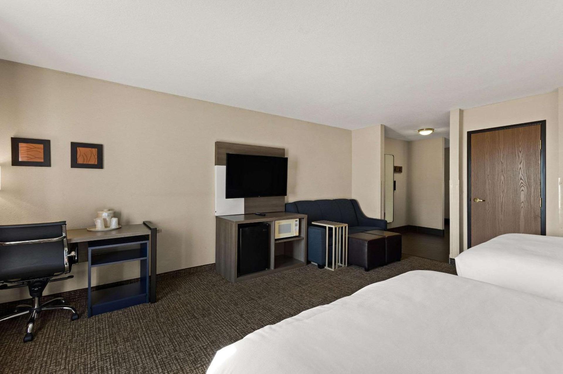 Comfort Inn Huntington Near University photo 32