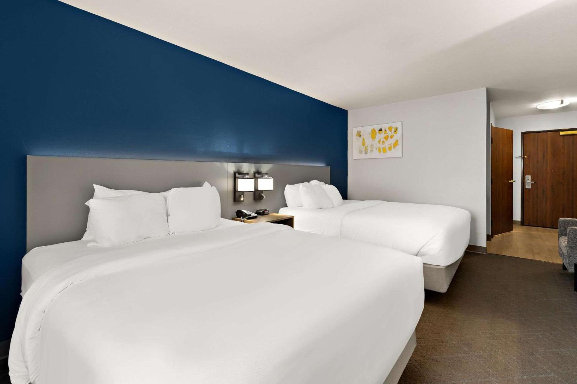 Comfort Inn & Suites Fremont photo 42