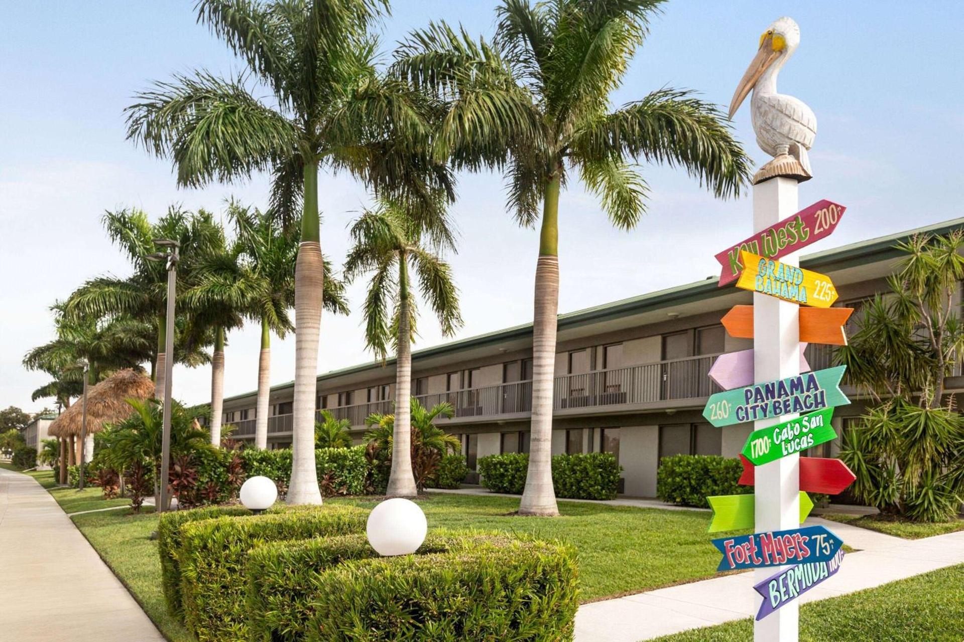Ramada by Wyndham Sarasota Waterfront photo 4