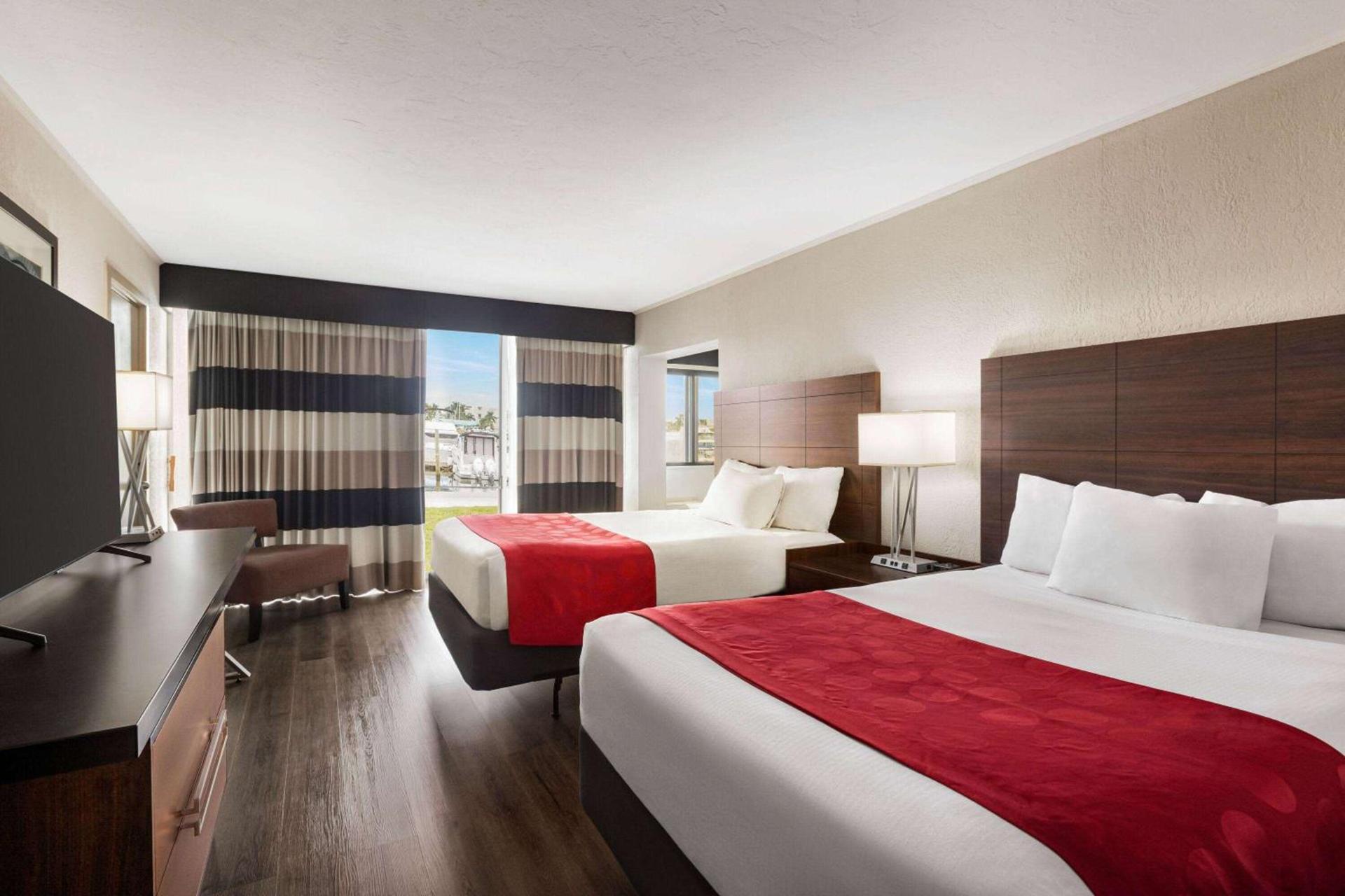 Ramada by Wyndham Sarasota Waterfront photo 30