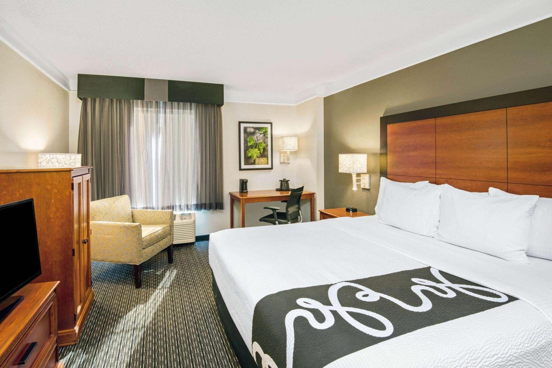 La Quinta by Wyndham San Antonio Airport photo 6