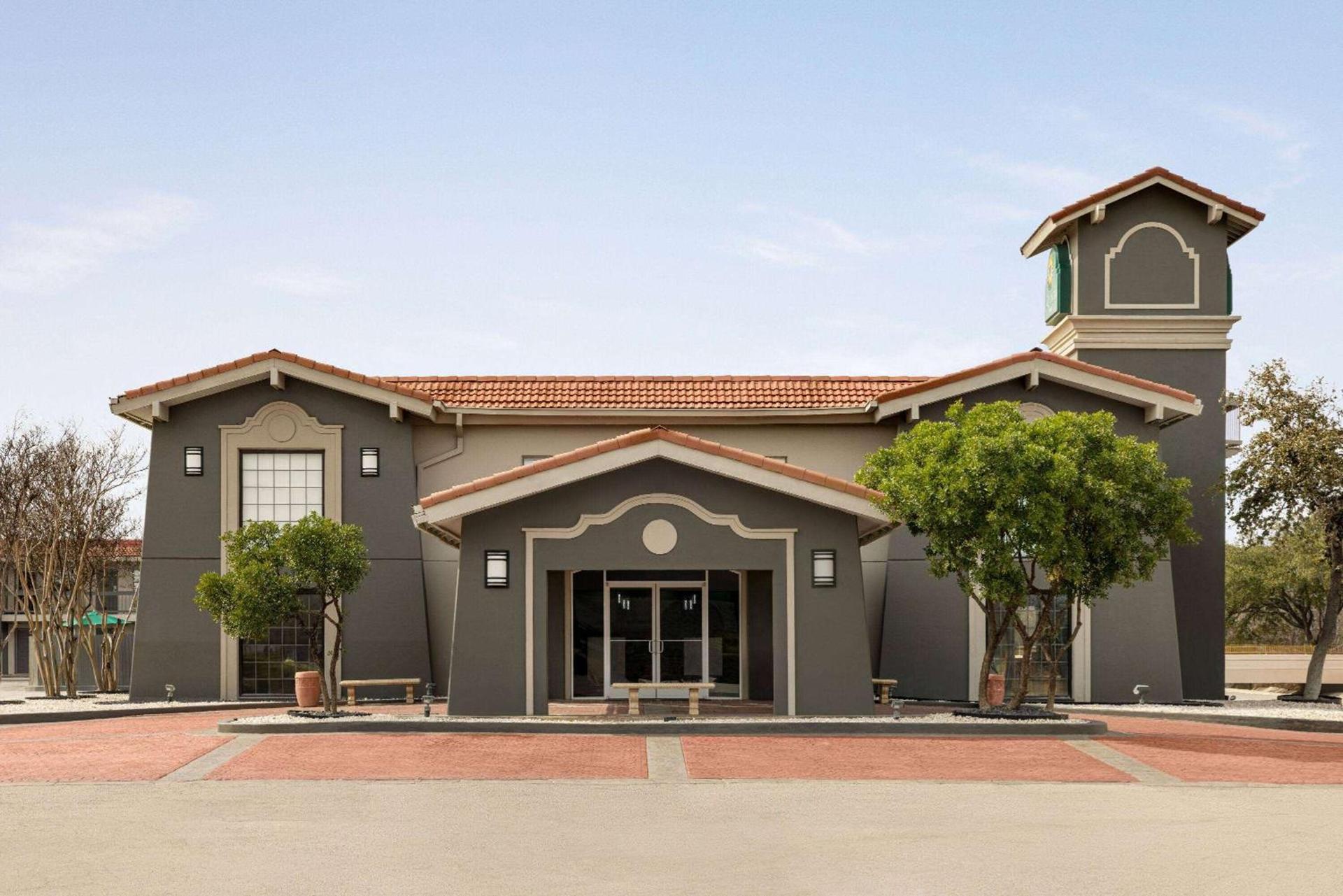 La Quinta Inn by Wyndham San Antonio Lackland photo 2