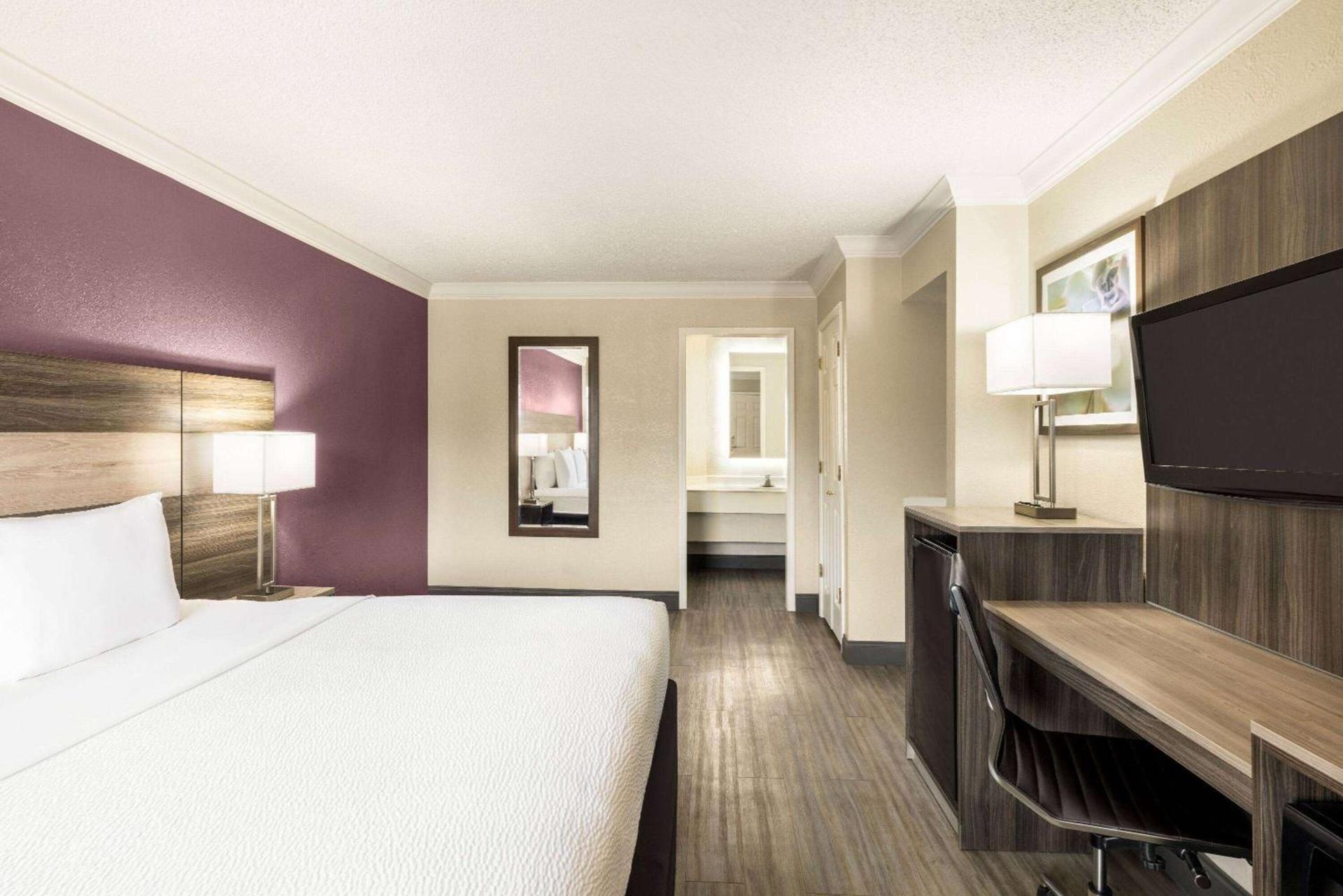 La Quinta Inn by Wyndham San Antonio Lackland photo 12
