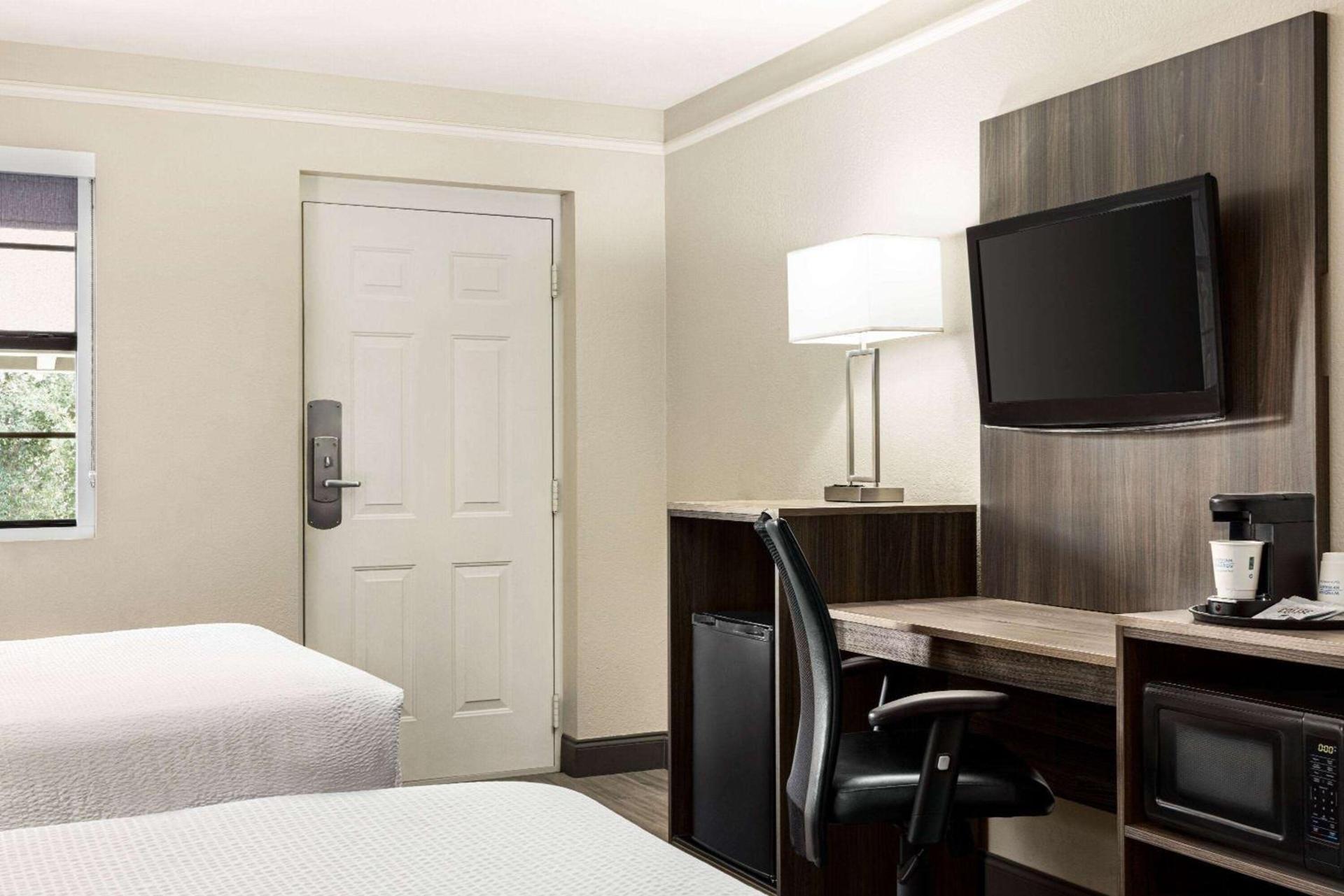 La Quinta Inn by Wyndham San Antonio Lackland photo 18