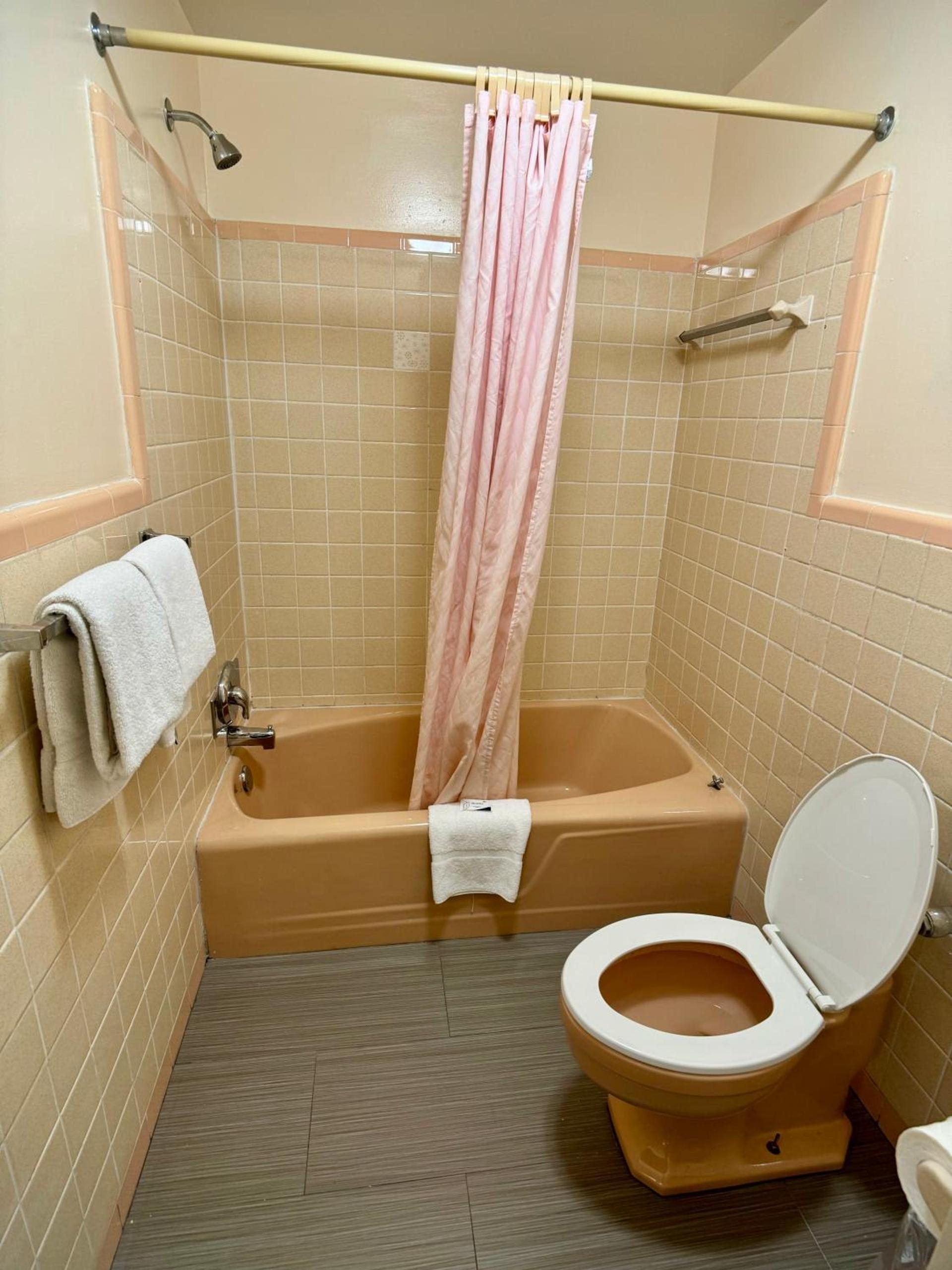 Knights Inn Galax photo 17