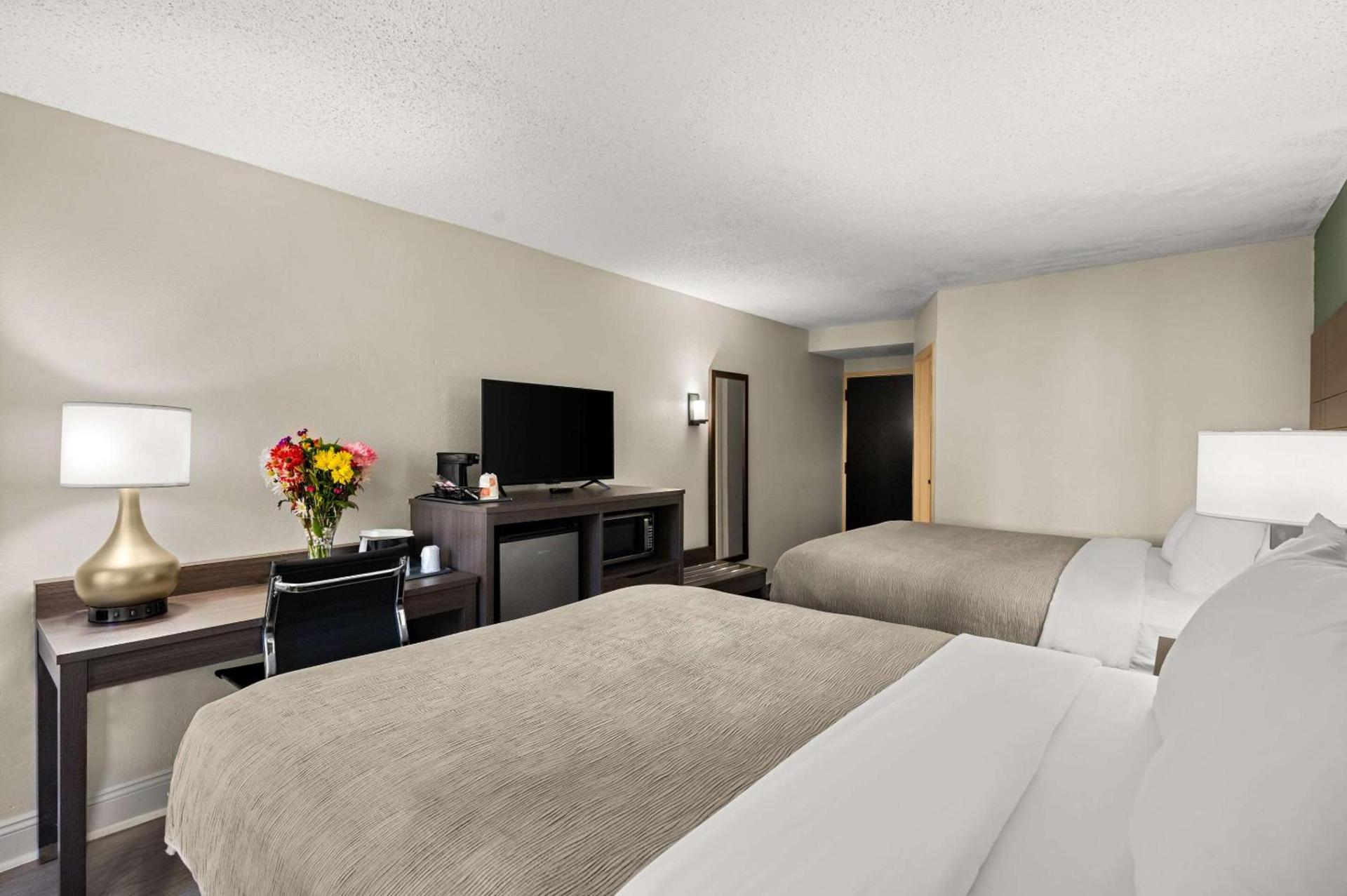 Quality Inn & Suites North Little Rock photo 21