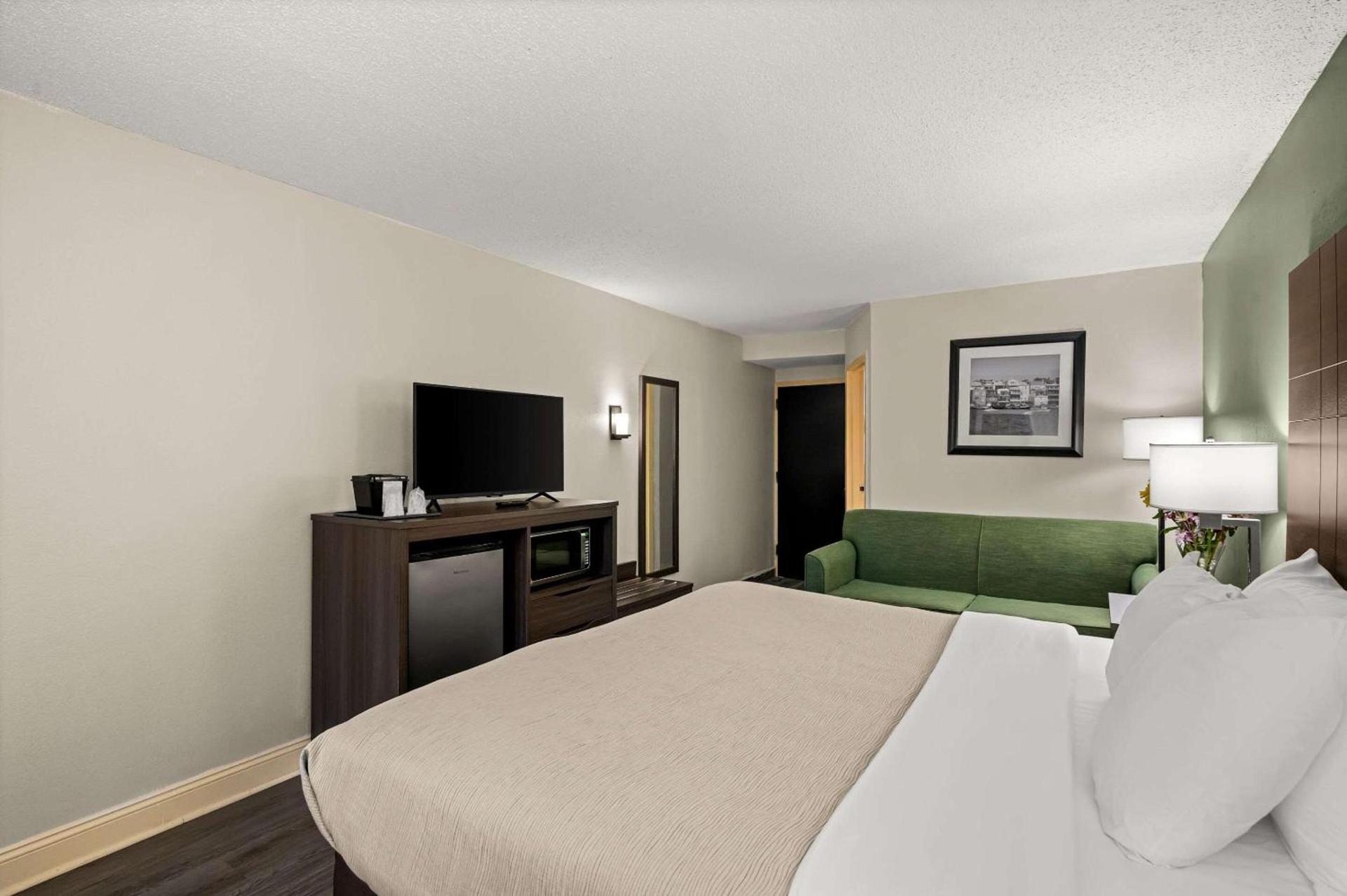Quality Inn & Suites North Little Rock photo 24