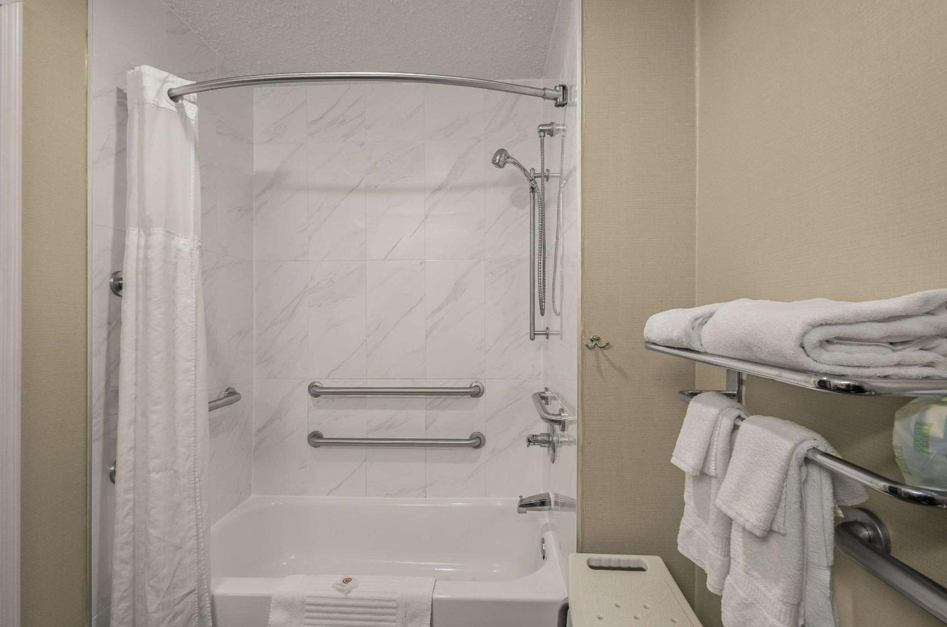 Comfort Inn Near Ouabache State Park photo 37