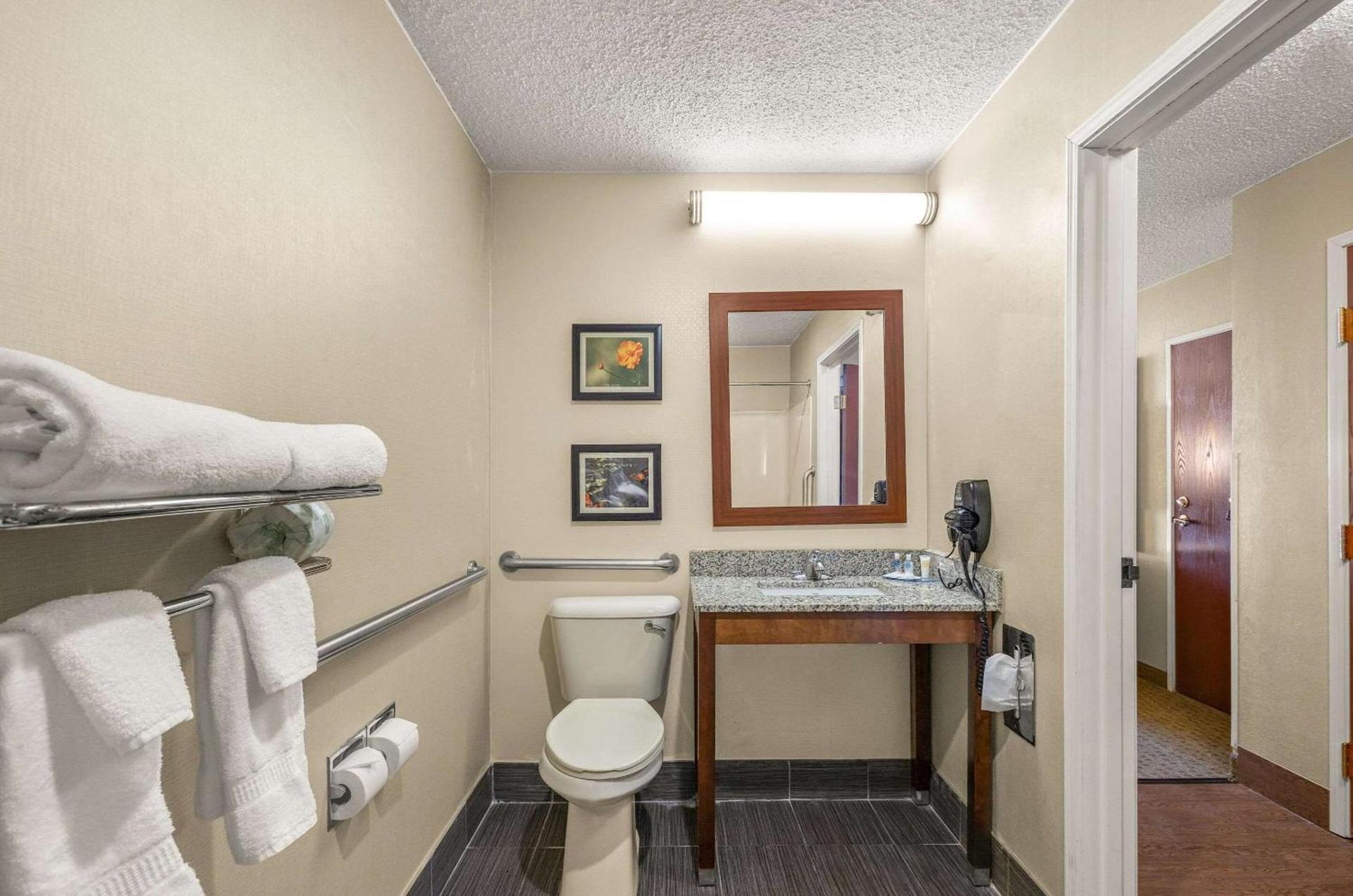 Comfort Inn Near Ouabache State Park photo 38