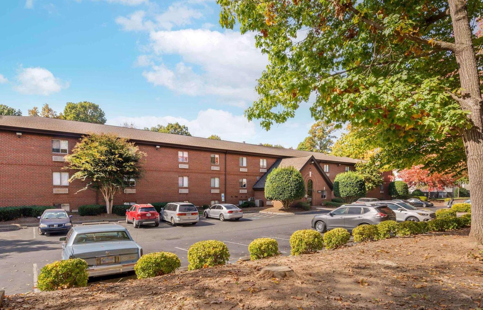 Studio 6 Suites Charlotte, NC - Tyvola Rd Executive Park photo 1