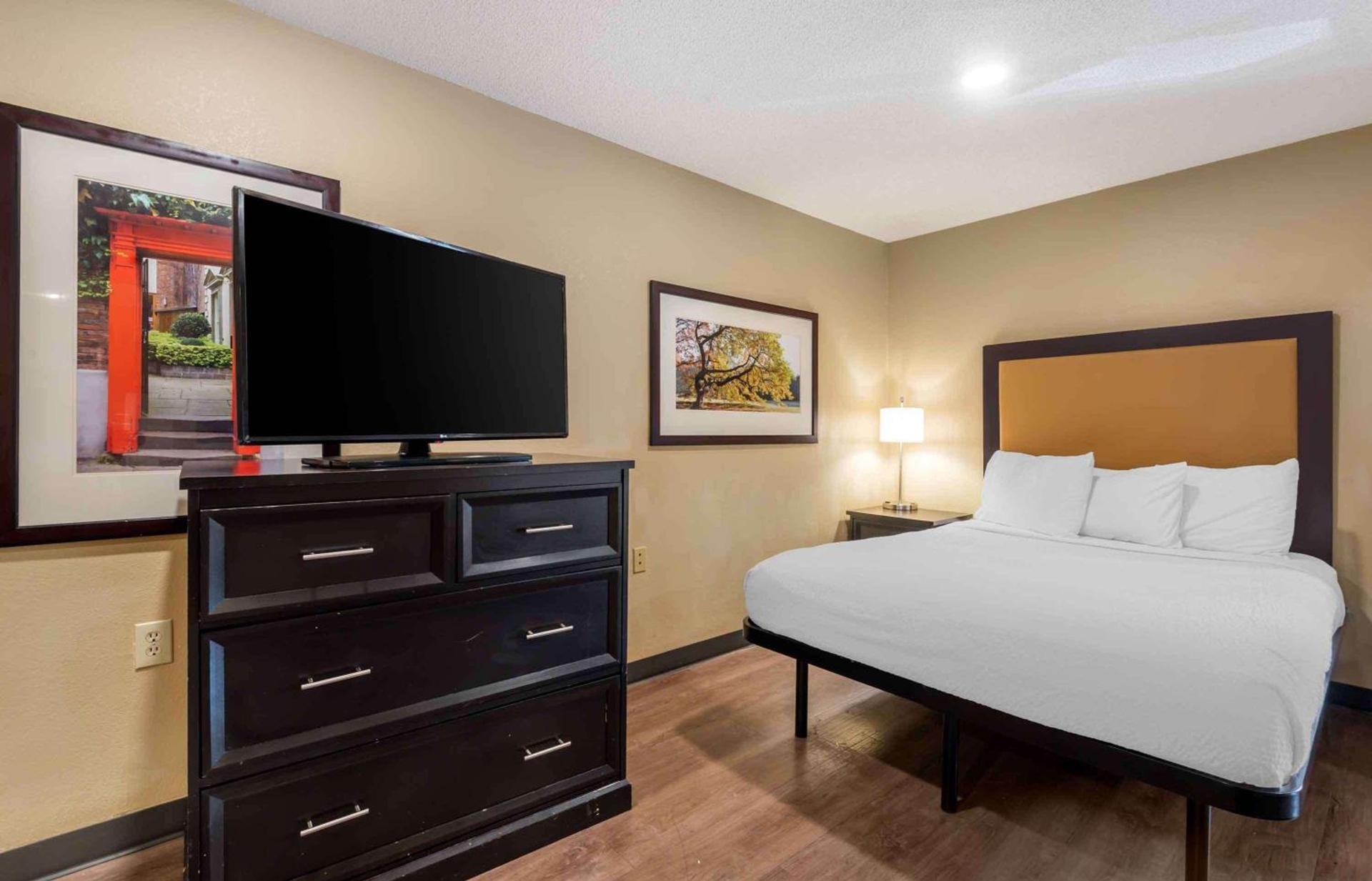 Studio 6 Suites Charlotte, NC - Tyvola Rd Executive Park photo 12