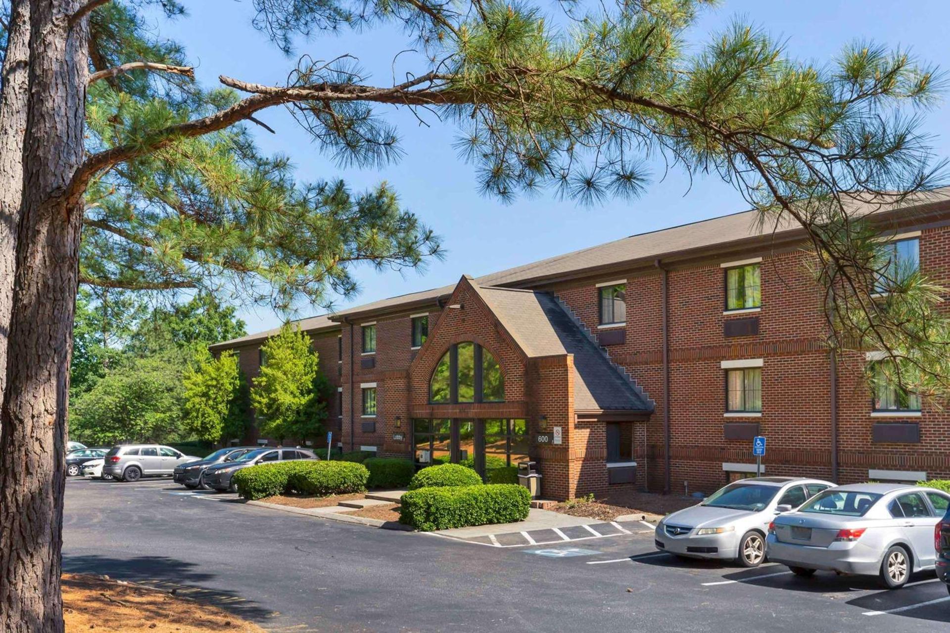 Suburban Studios Cary - RDU Airport photo 1